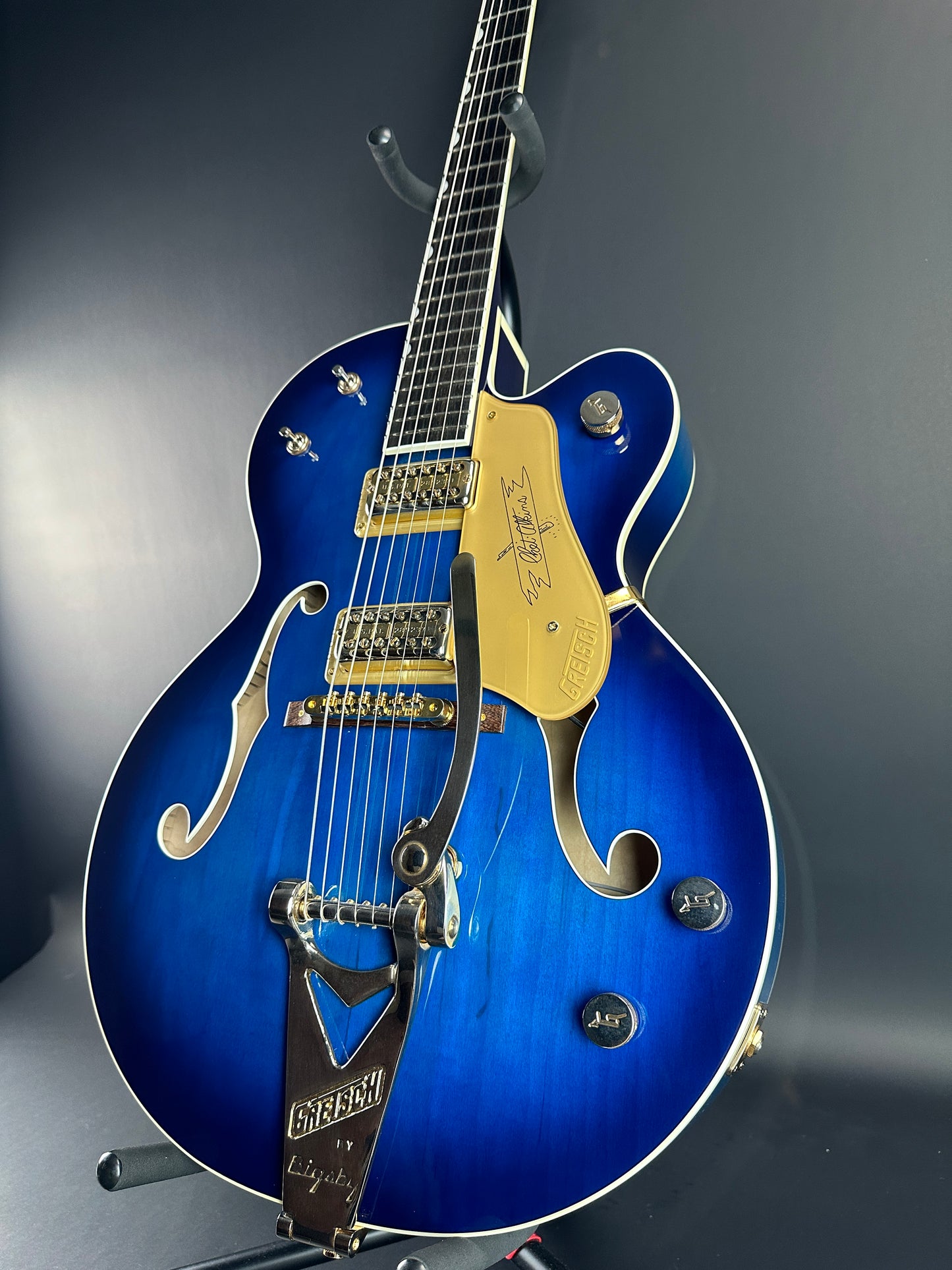 Front angle of Used Gretsch G6120 SB Blueburst.