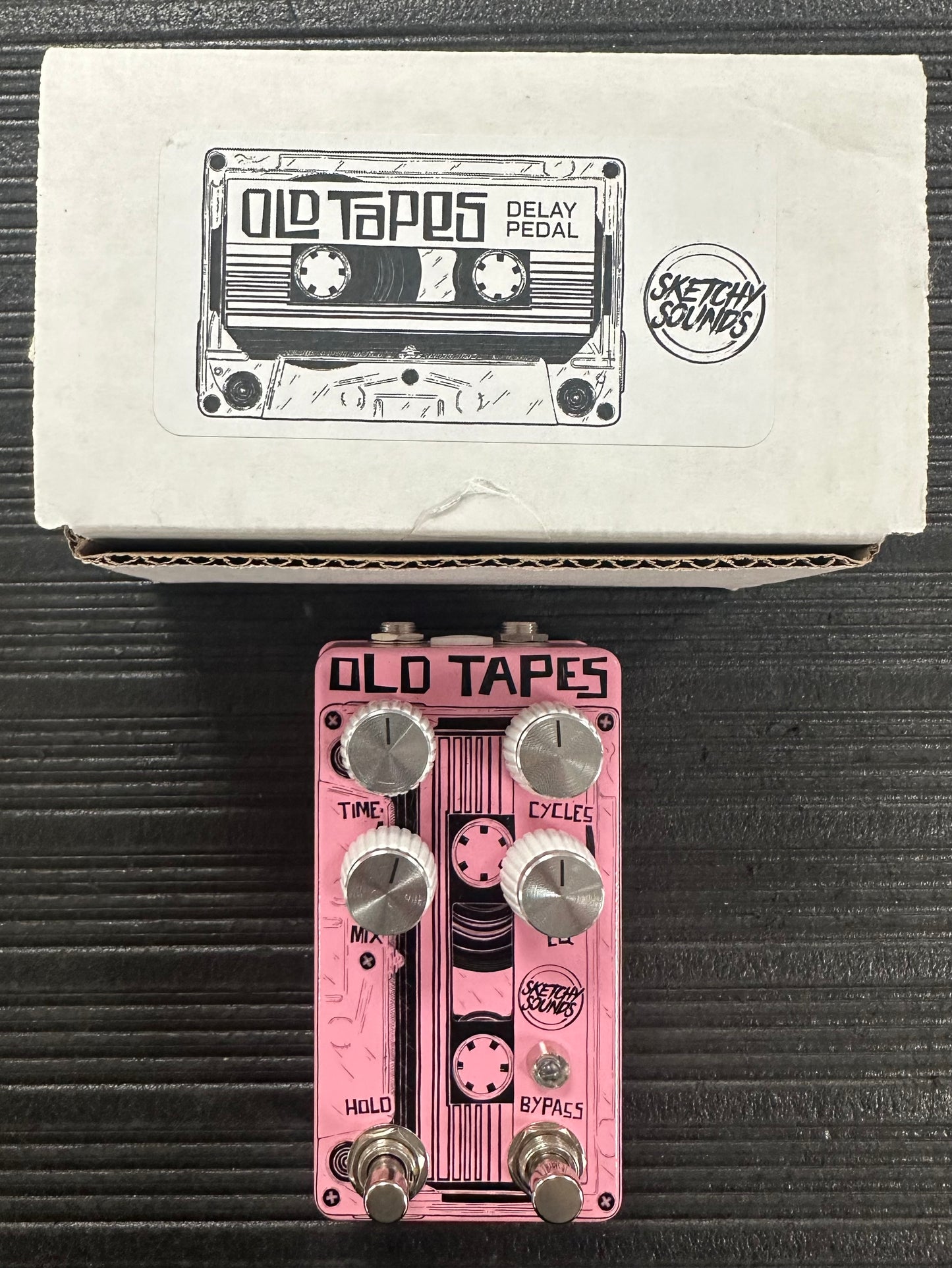 Top with box of Used Sketchy Sounds Old Tapes Delay Pedal (Pink) w/Box TSS4299