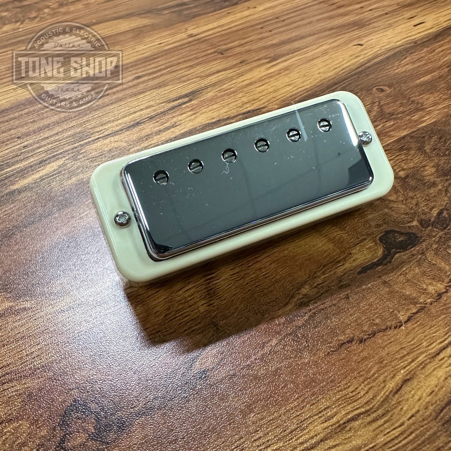 Top of Open Box Gibson IMMHT-CH Mini-Humbucker Bridge Pickup Chrome.