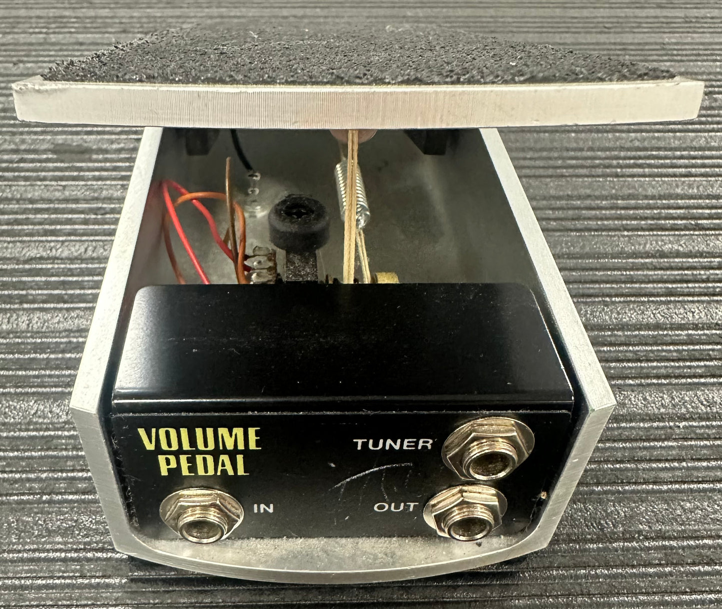 Front of Used Ernie Ball VPJR Volume TSS4215