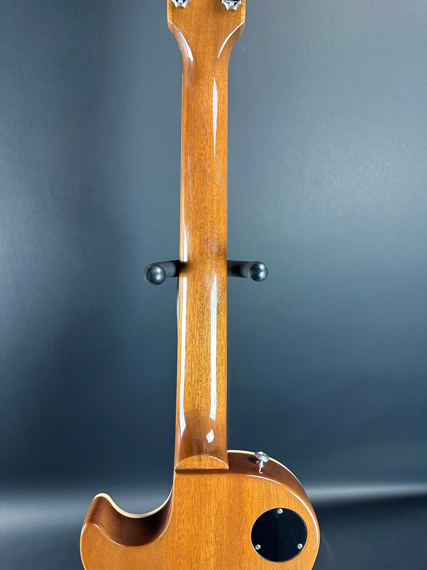 Back of neck of Used Gibson Les Paul Standard 50s Tobacco Sunburst.