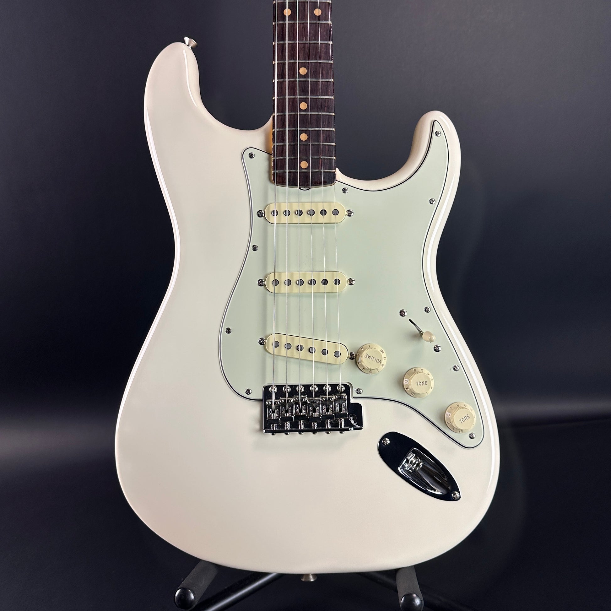 Front of Used Fender American Vintage II Strat '61 Olympic White.