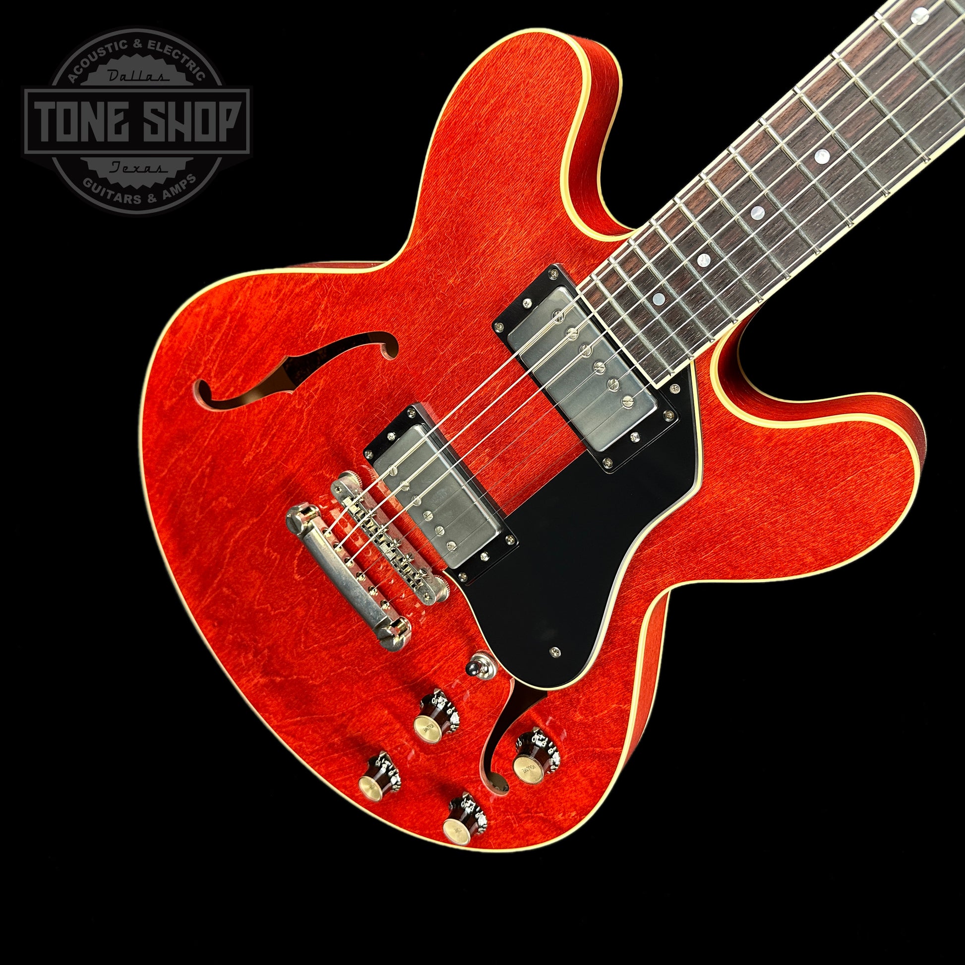 Front angle of Collings I35-LC Vintage Faded Cherry.