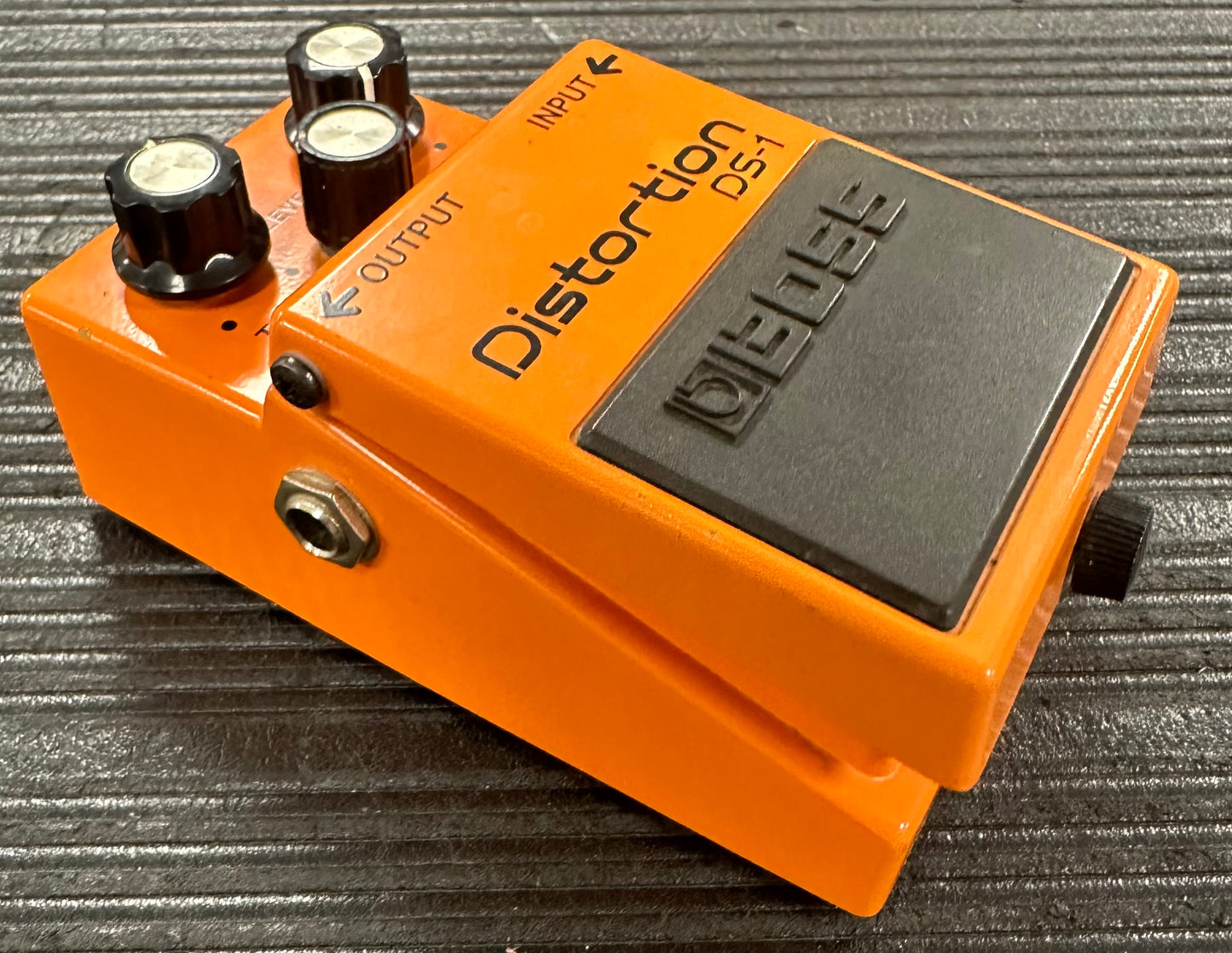 Side of Used Boss DS-1 Distortion TSS4334