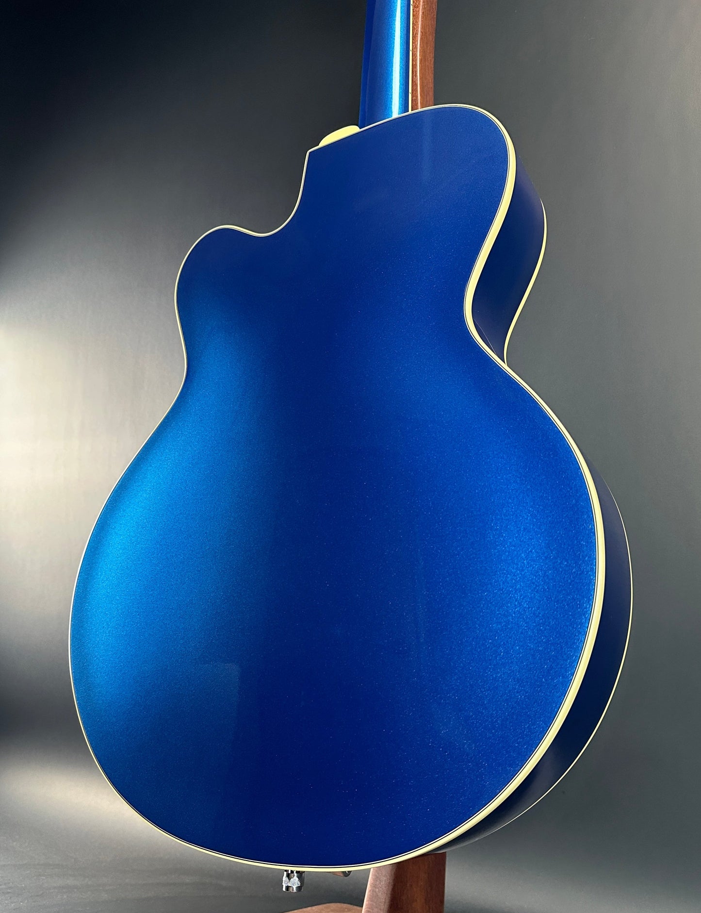 Back angle of Used Gretsch G5420T Blue.