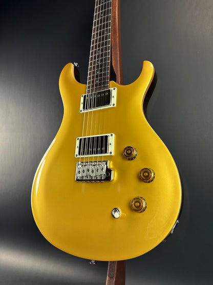 Front angle of Used PRS SE DGT Gold Top.