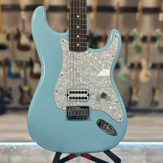 Front of Used 2023 Fender Limited Edition Tom Delonge Stratocaster RW Daphne Blue w/bag TSS4373