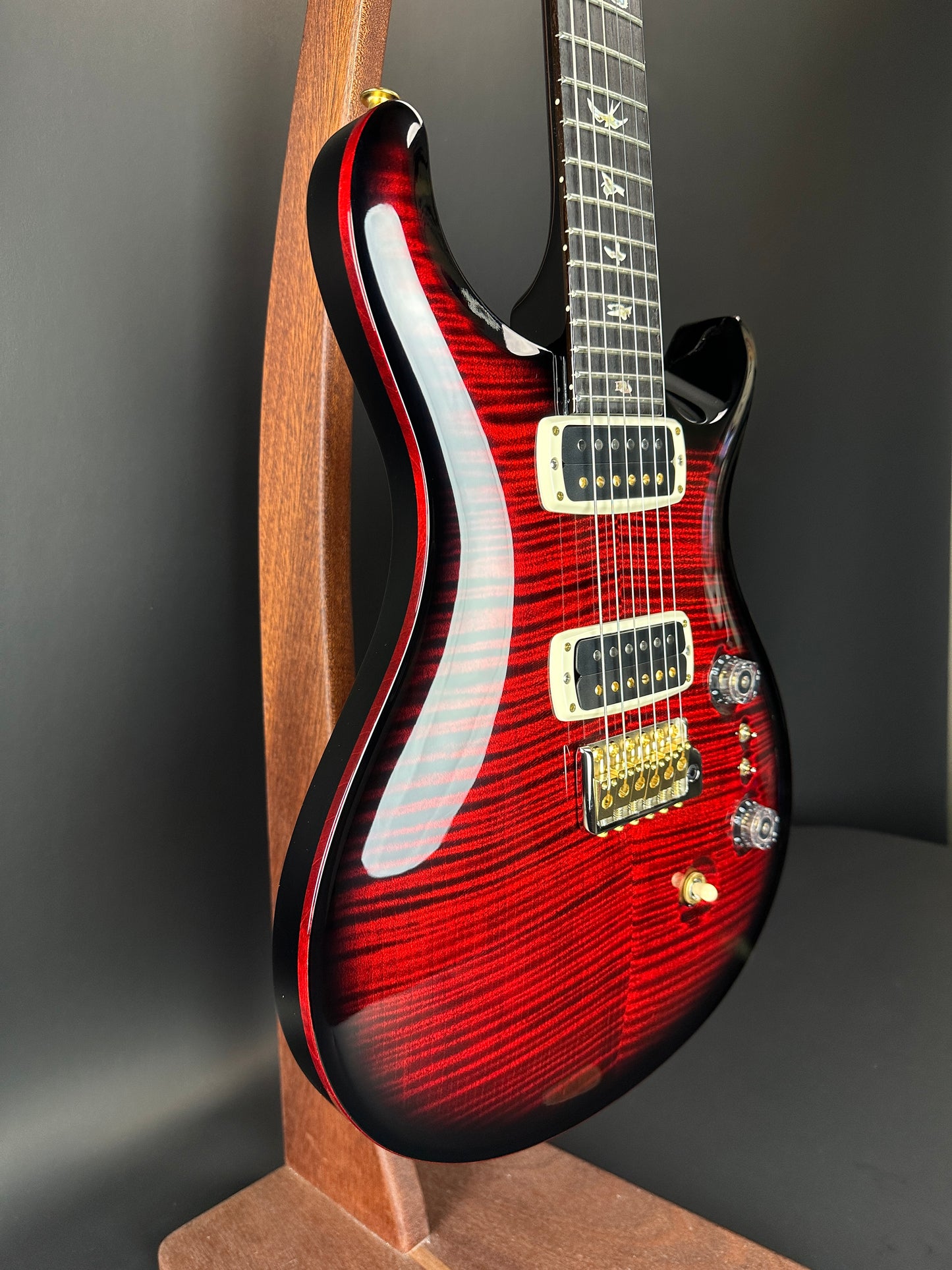 Front angle of PRS Custom 24-08 10 Top Fire Smokeburst.