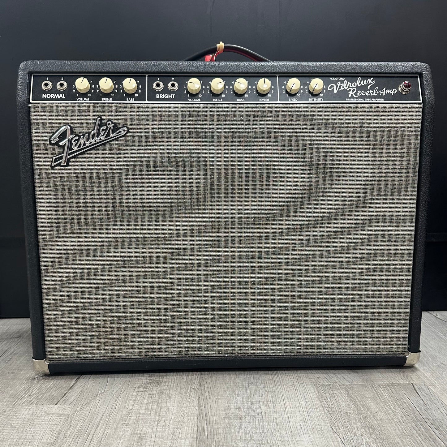 Front of Used 2002 Fender Vibrolux Reverb Amplifier TSS4447