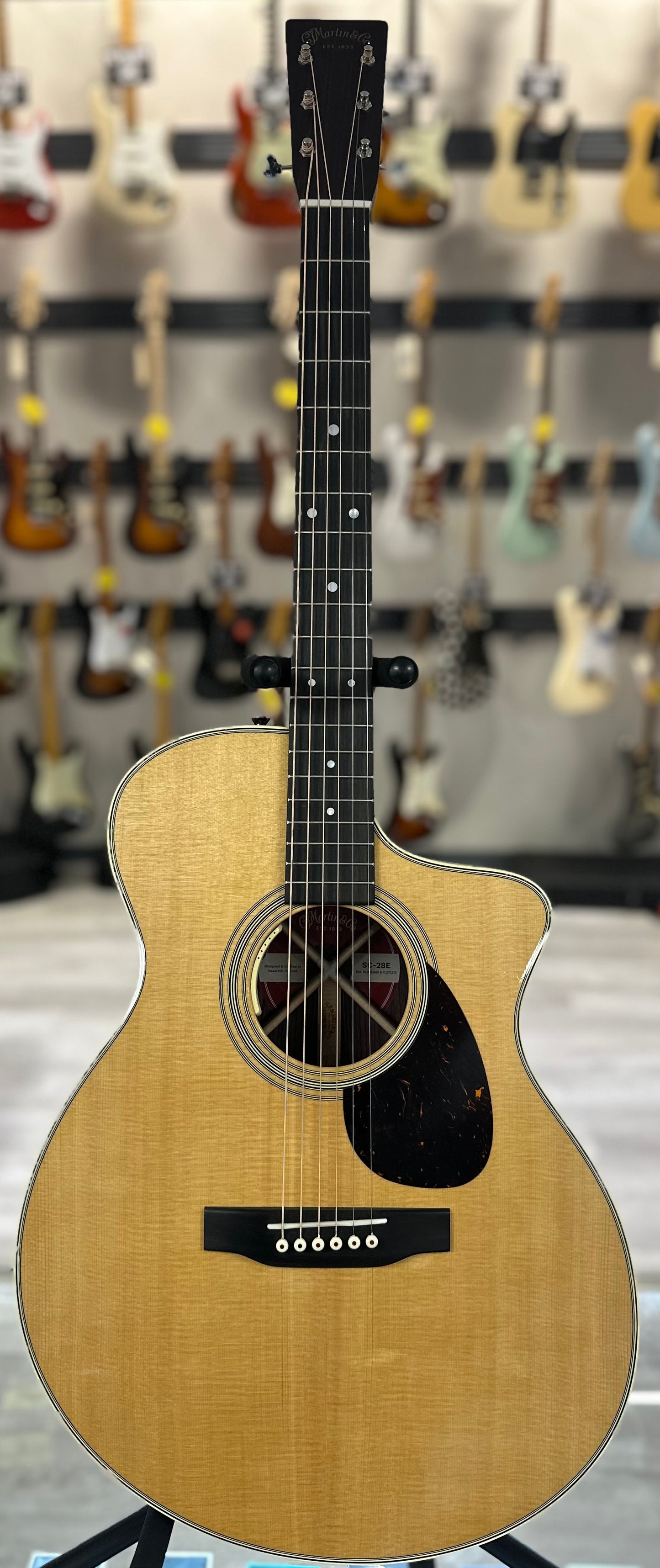 Used Martin SC-28E Natural w/case TSS4651