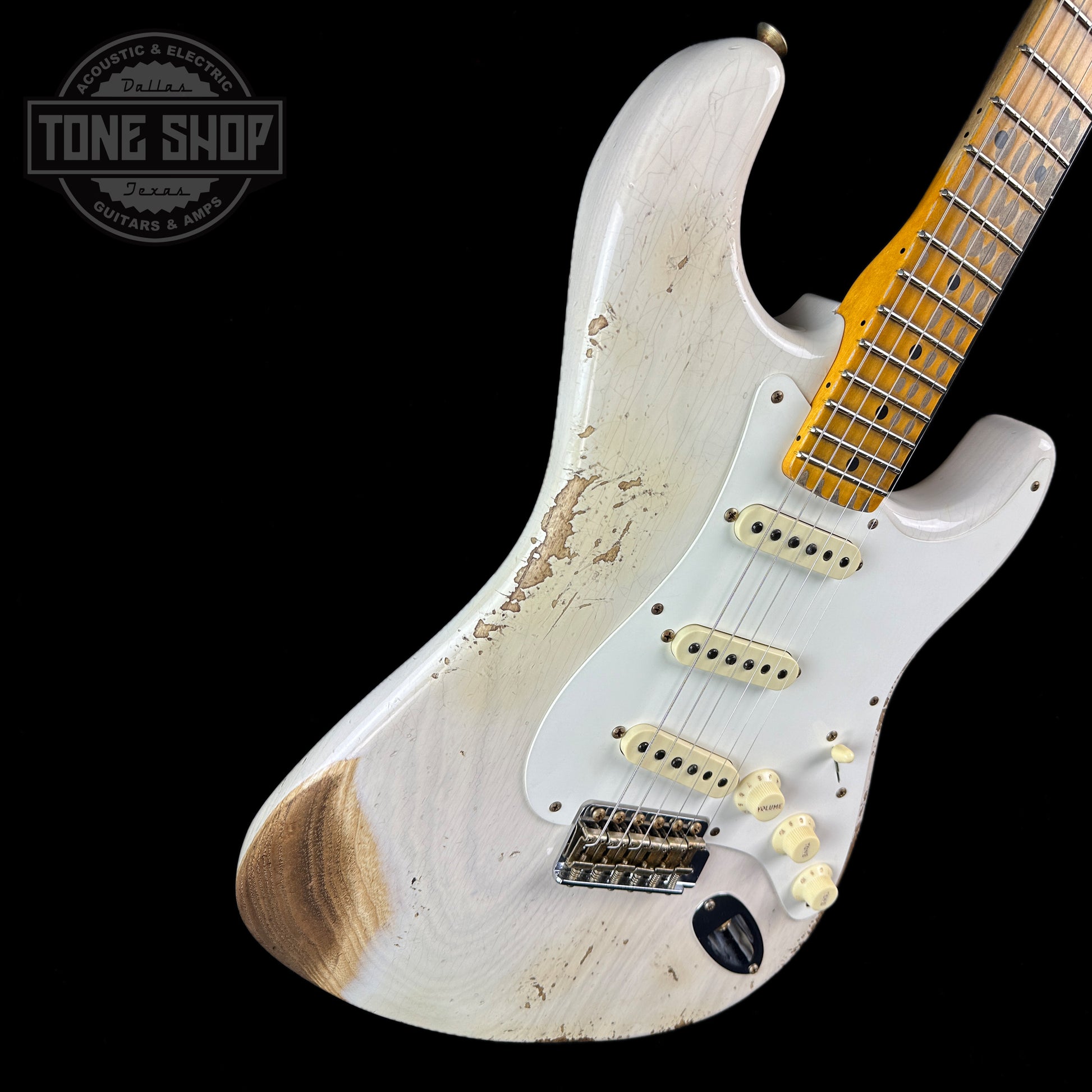 Front angle of Fender Custom Shop Time Machine '57 Strat Heavy Relic Aged White Blonde.