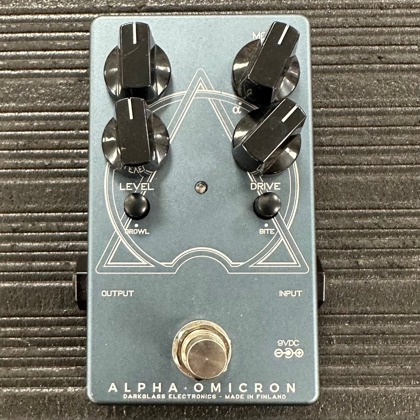 Top of Darkglass Electronics Alpha-Omicron Preamp Pedal TSS4303