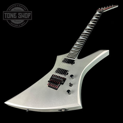 Front angle of Jackson Custom Shop KE 2H FRU ORION SILVER.