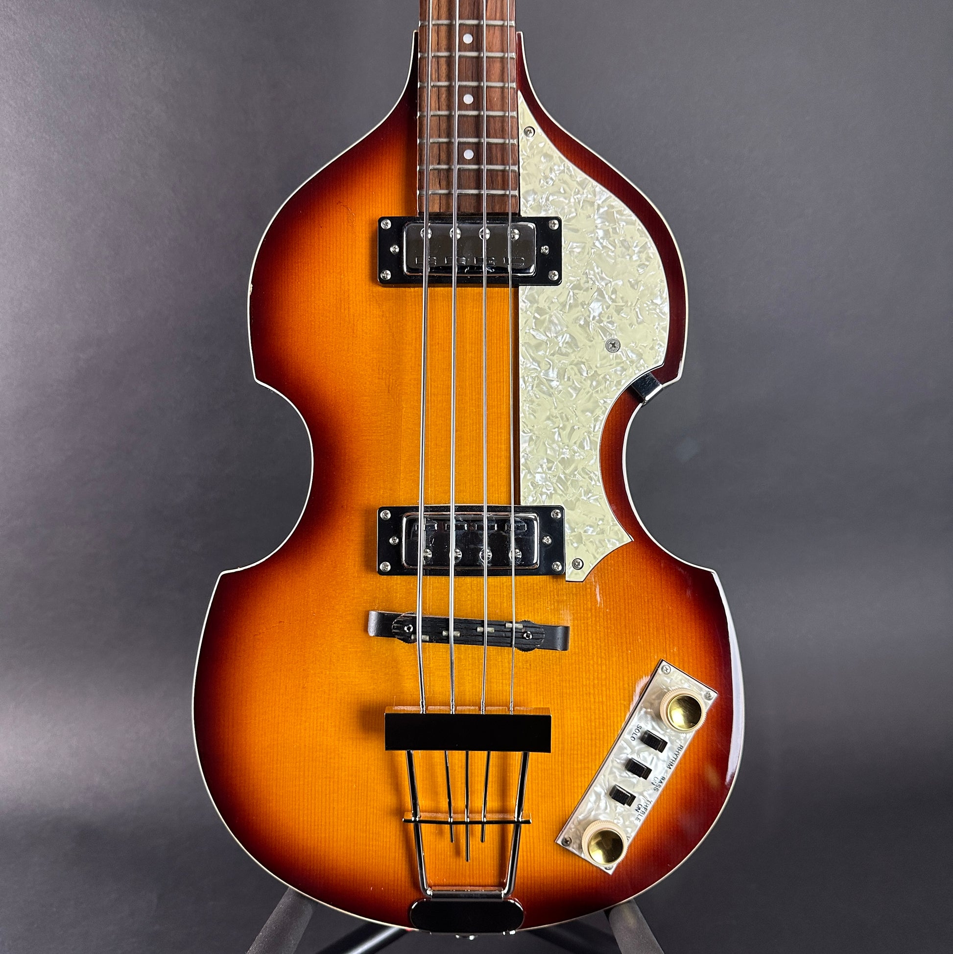 Front of Used Hofner Icon Sieries D-Bass Sunburst.