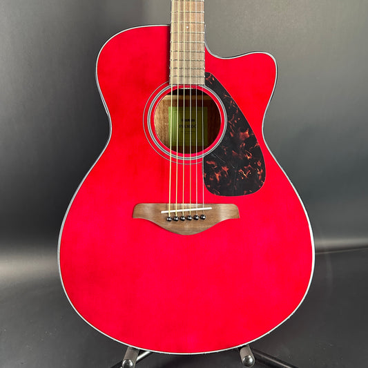 Front of Used Yamaha FSX800C Red.