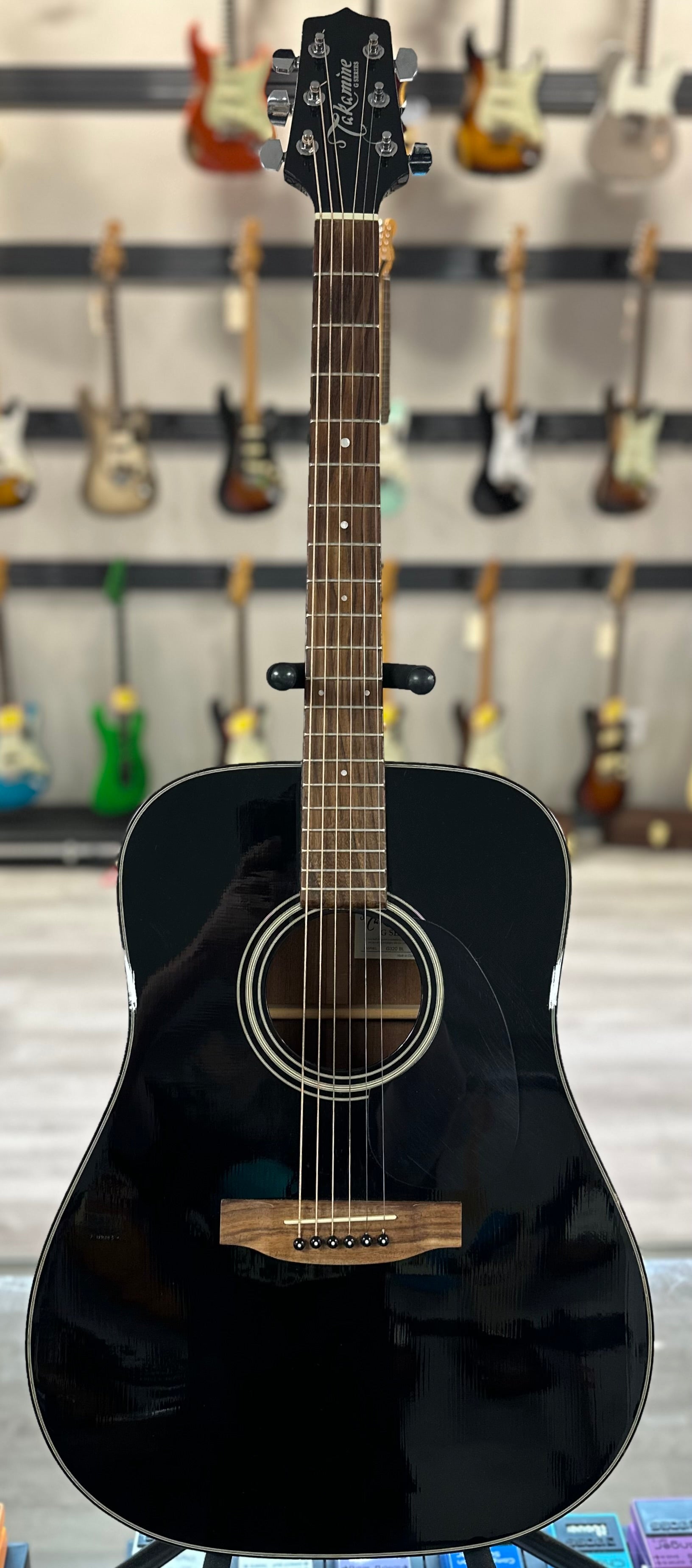 Full front of Used Takamine G320 Black Dreadnought w/case TSS4293