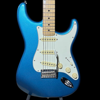 Front of Used 2023 Fender Limited Edition Player Stratocaster Lake Placid Blue TSS4860