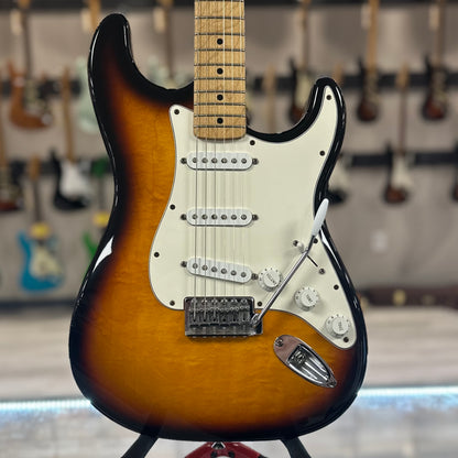 Used Fender MIM Standard Stratocaster Sunburst TSS4176