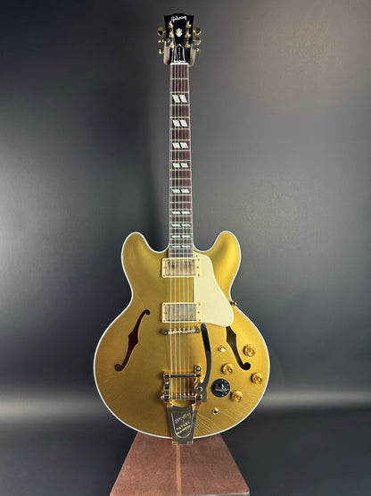 Full front of Gibson Custom Shop M2M 1964 ES-345 Double Gold Murphy Lab Ultra Light Aged w/Bigsby.