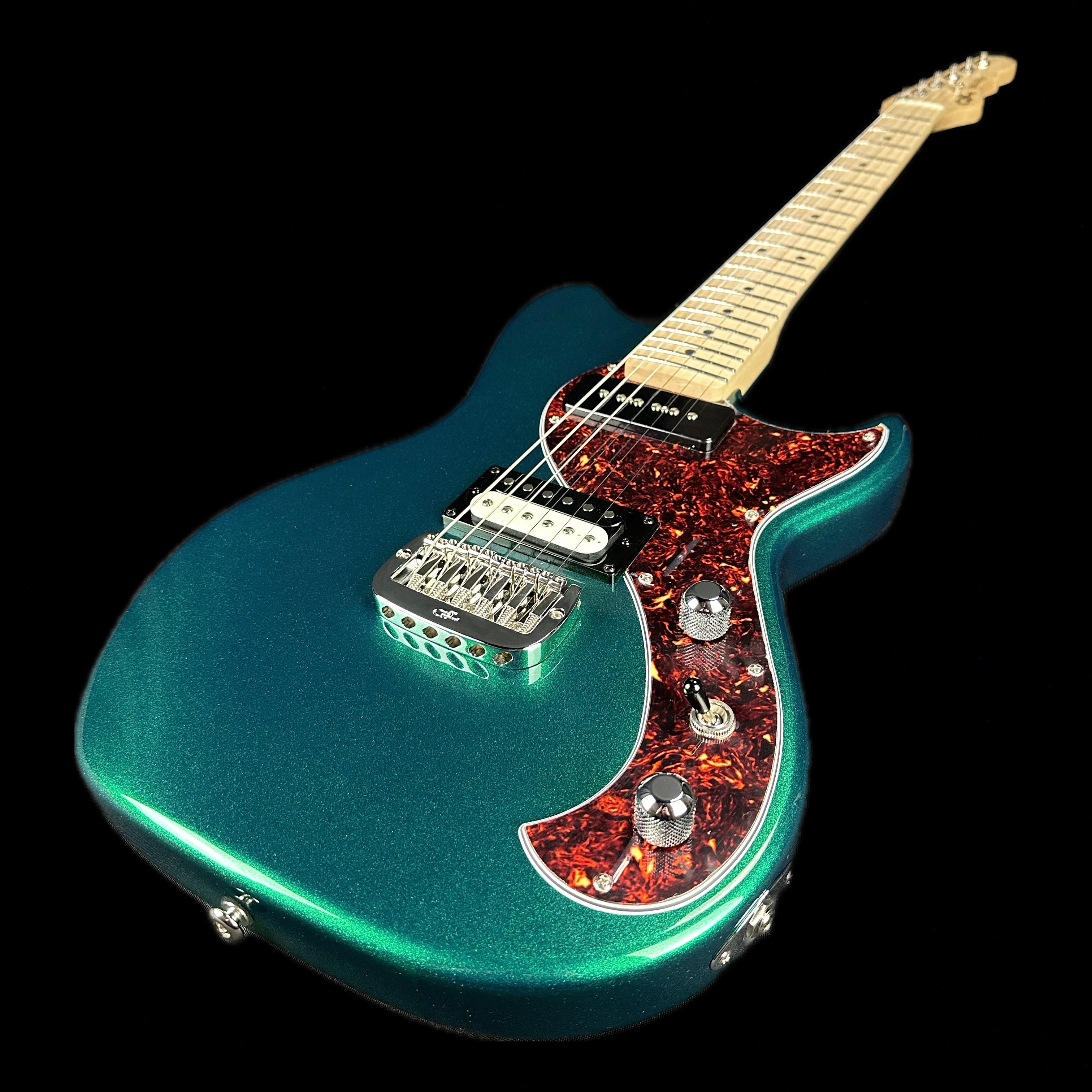 G&L USA Fallout MP Emerald Green Metallic w/case – Tone Shop Guitars