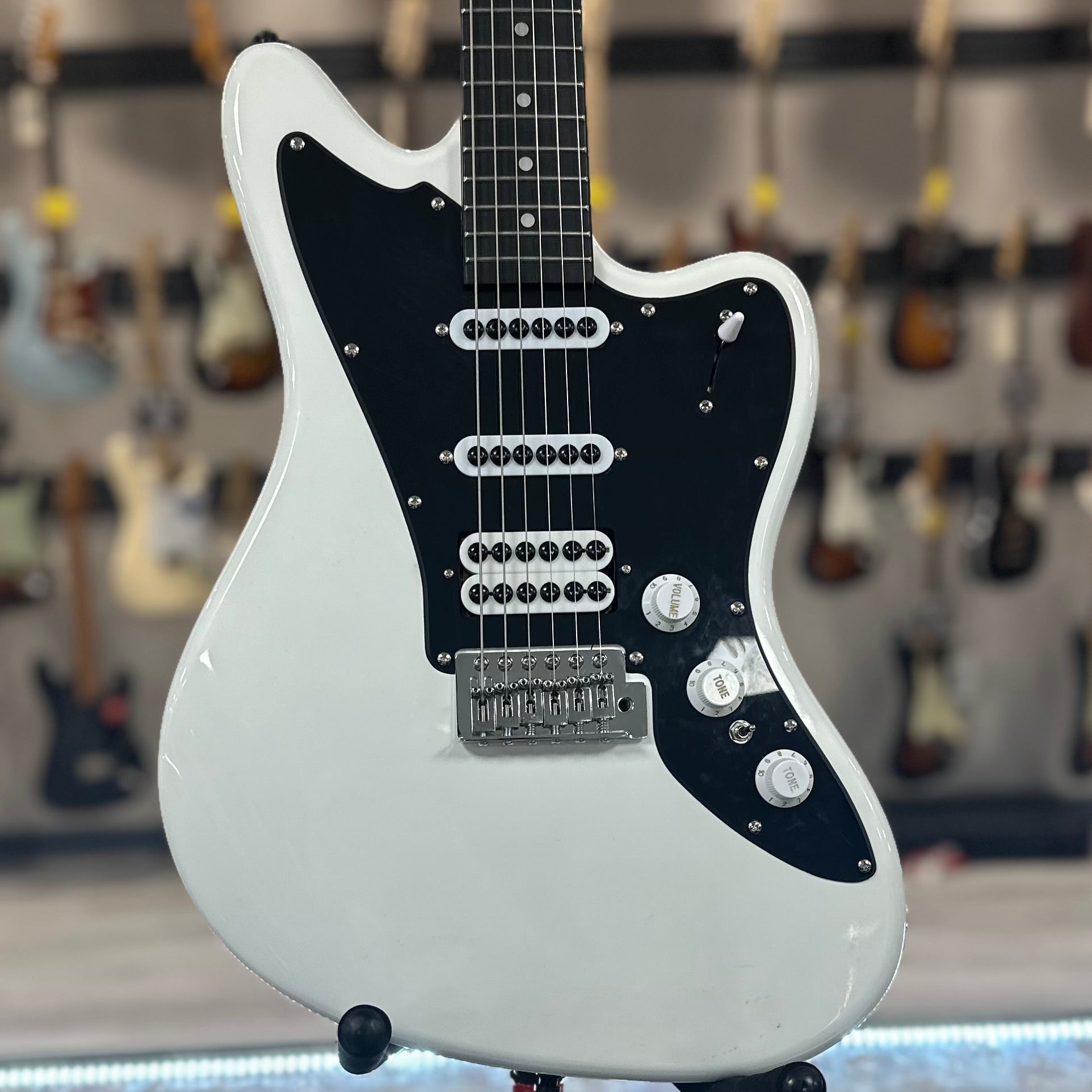 Front of Used Indio OS20 White TSS4517