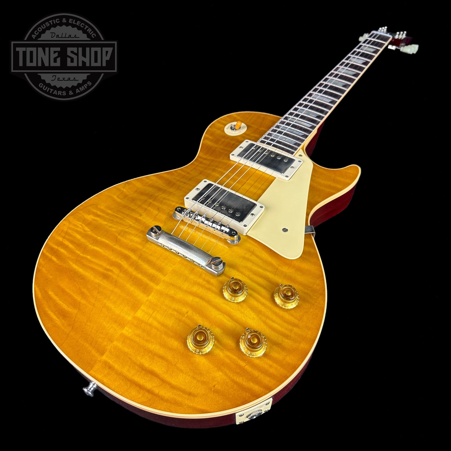 Front angle of Gibson Custom Shop M2M 1959 Les Paul Standard Chambered Lemon Burst VOS.