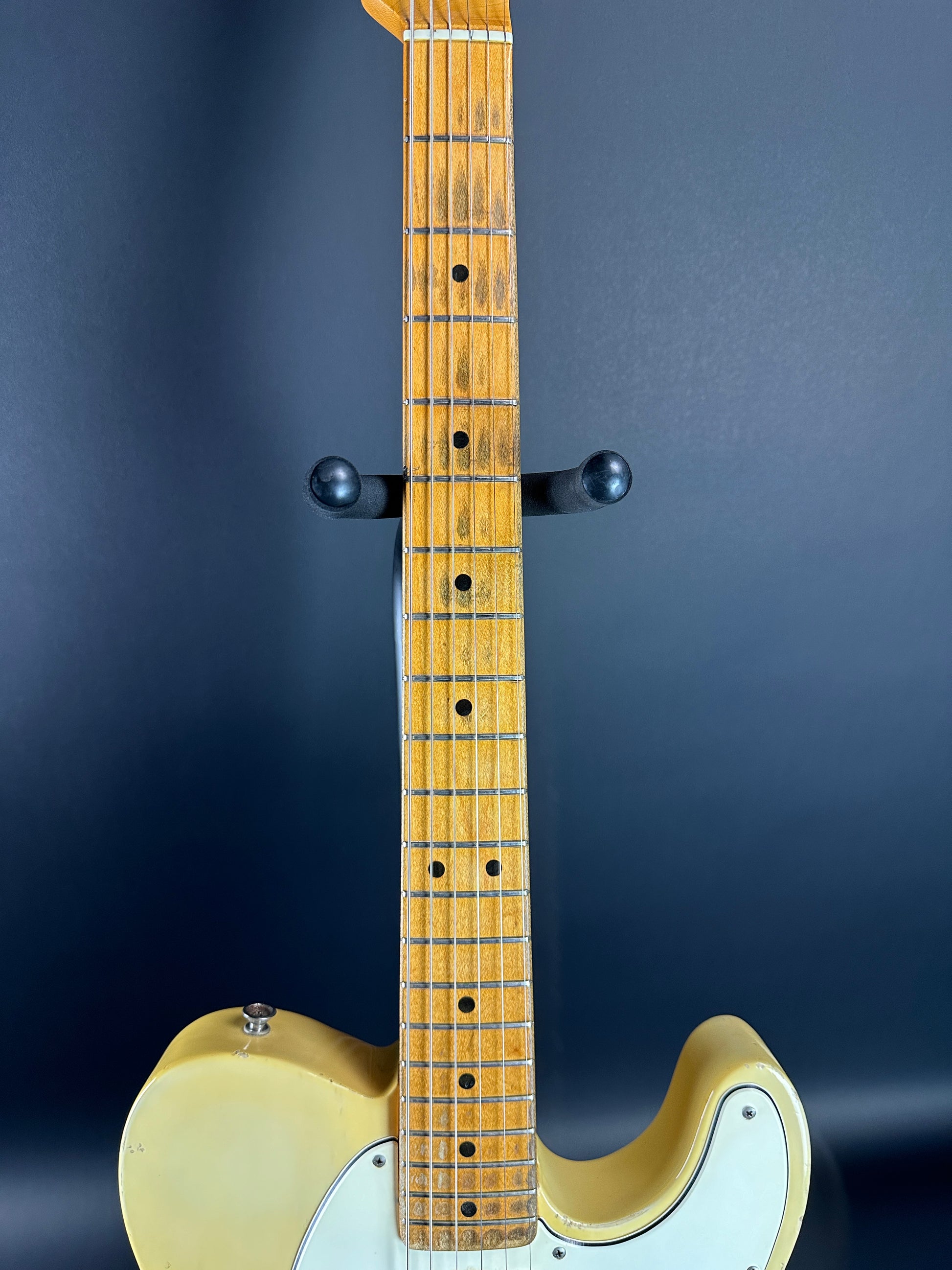 Fretboard of Vintage 1968 Fender Telecaster Vintage White.