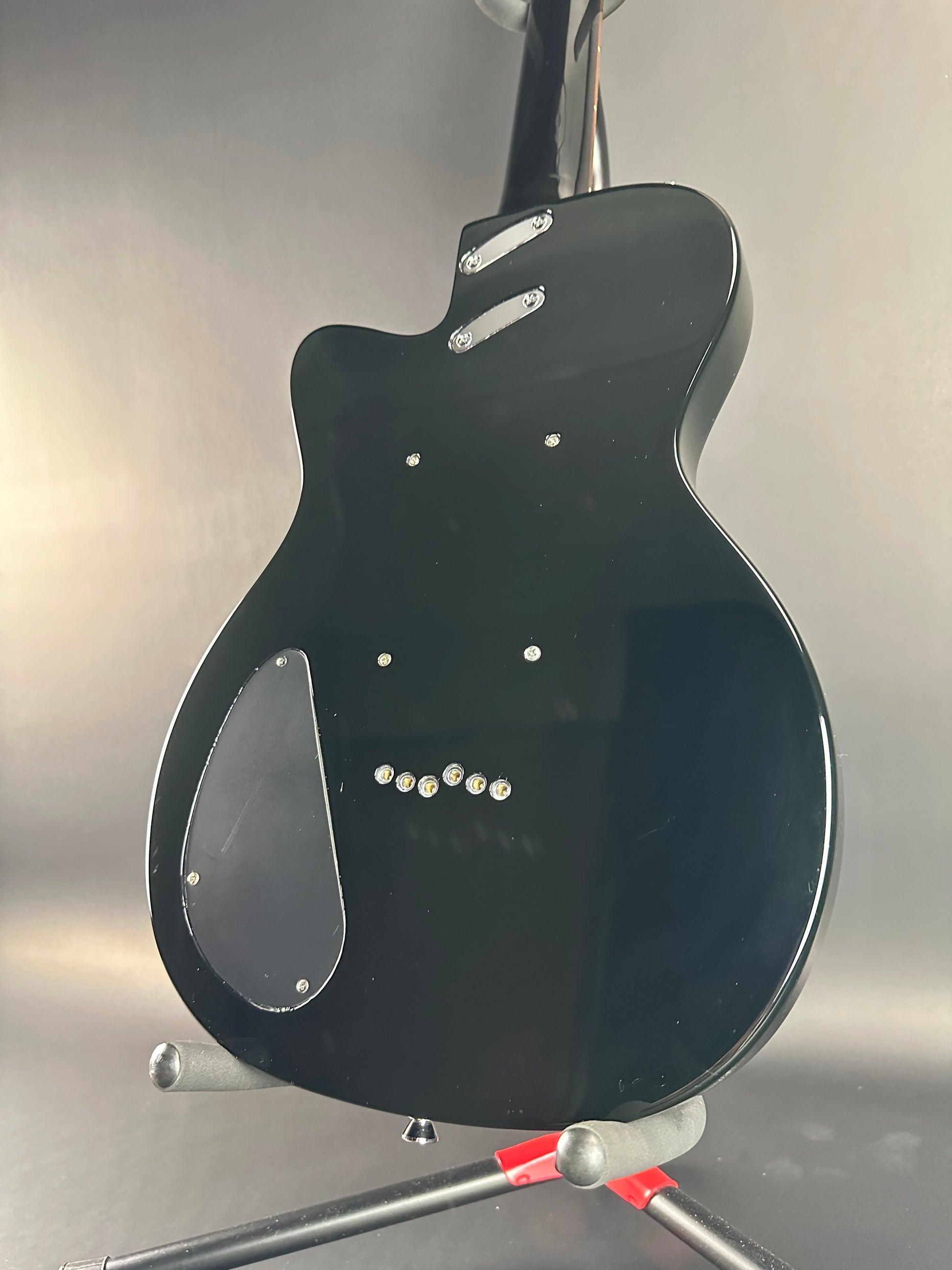 Back angle of Used Silvertone 1303/U2 Black.