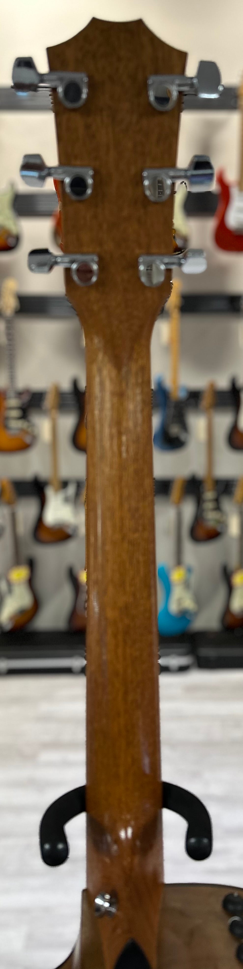 Back of neck of Used Taylor 114CE Walnut w/bag TSS4422