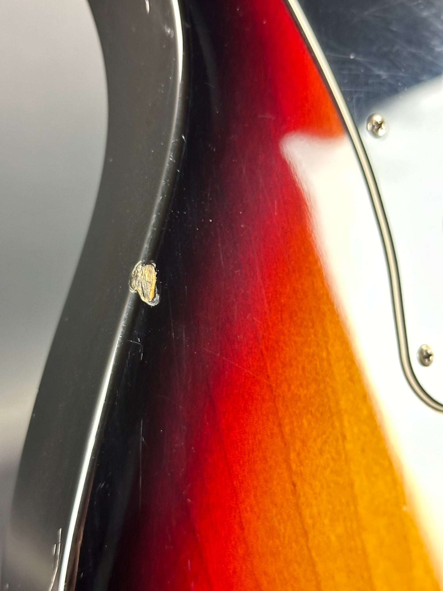 Wear on side of Used Fender Classic Series '72 Telecaster Custom 3-Color Sunburst.