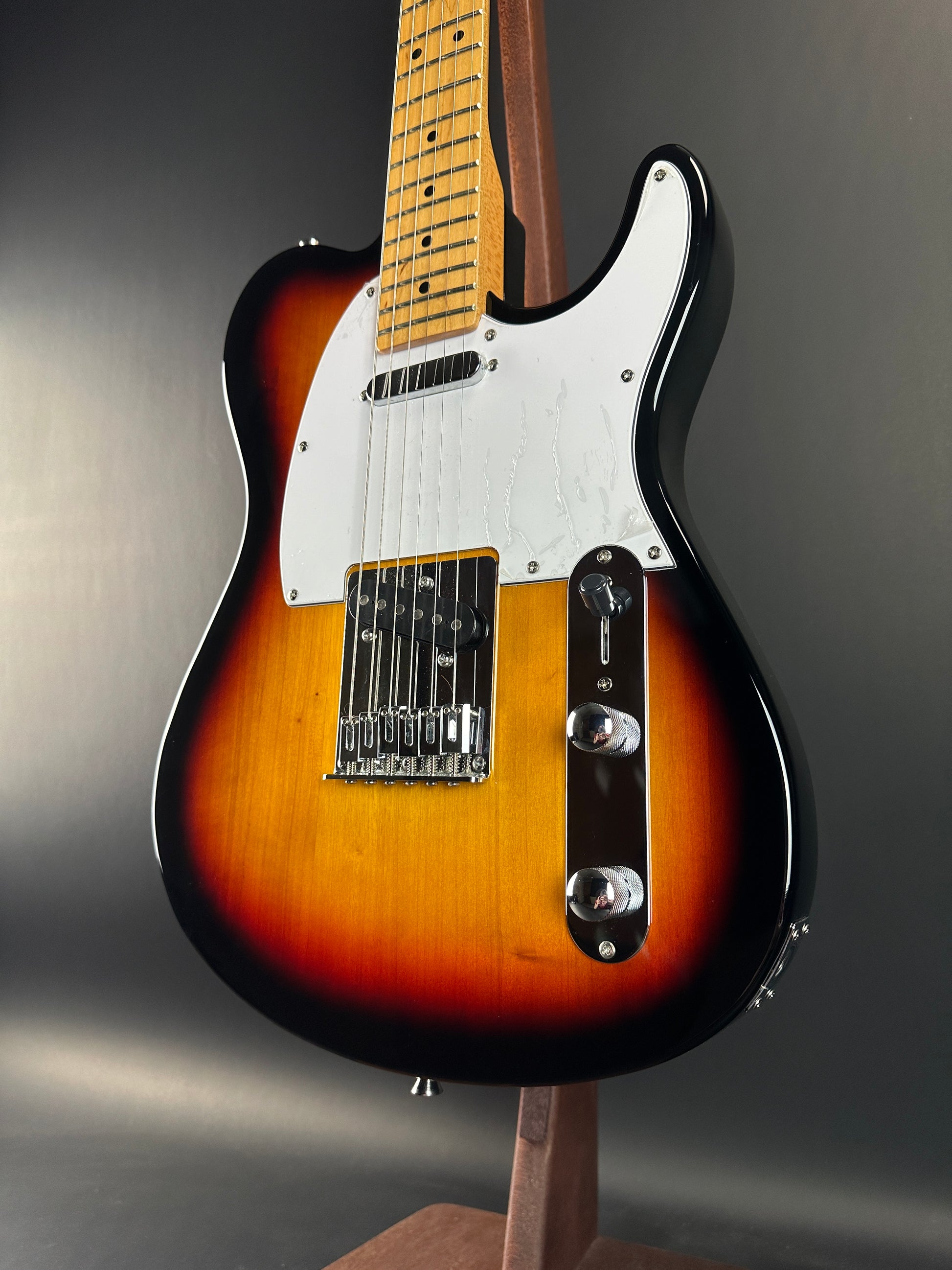 Front angle of Used Tagima Model 55 3 Tone Burst.