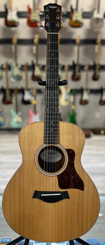 Full front of Used Taylor GS-Mini Rowewood w/bag TSS4126