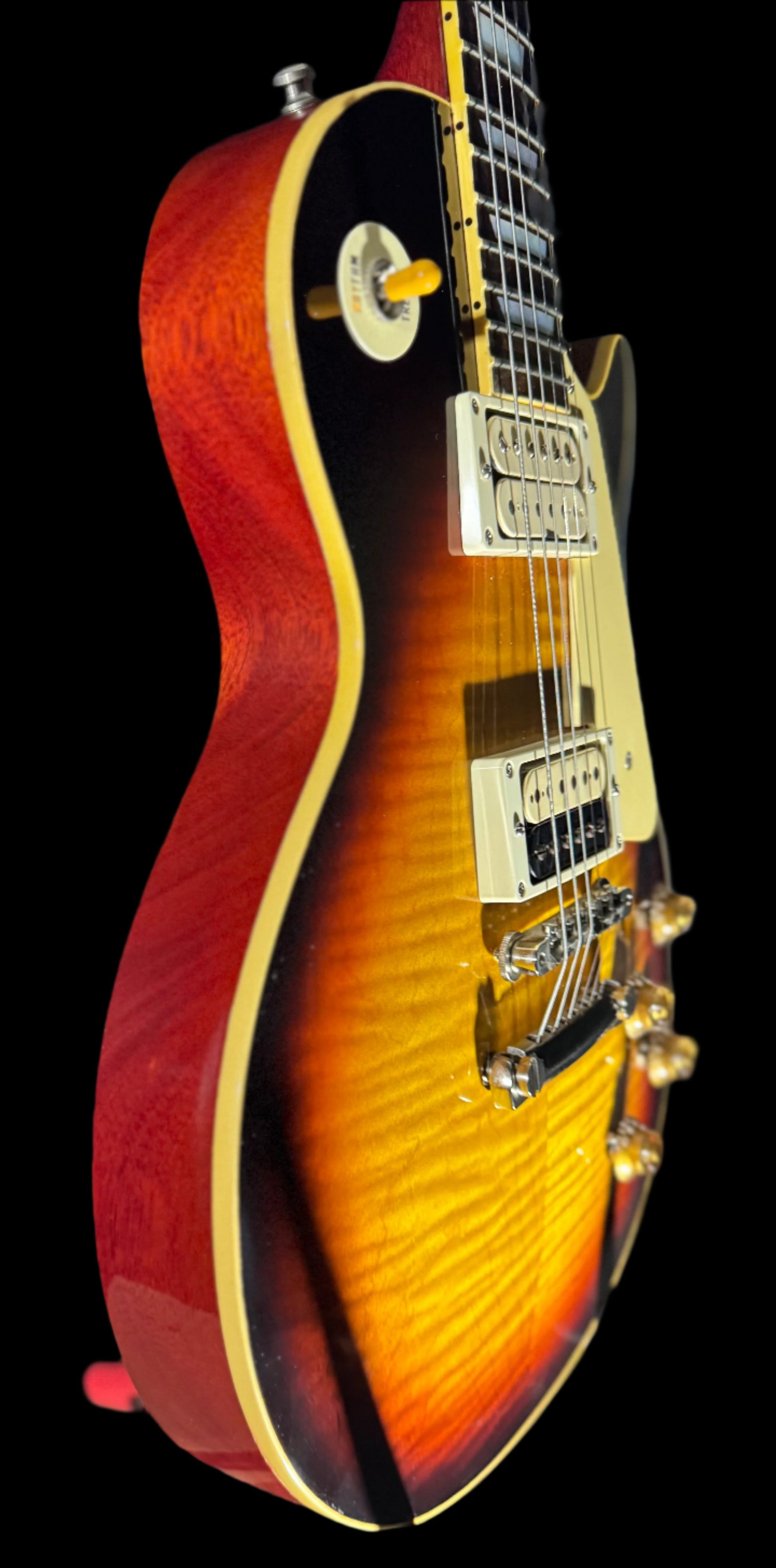 Side of Used Max Guitars By Max Baranet 1959 Replica LP Sunburst w/ Brazillian Board w/case TSS4914