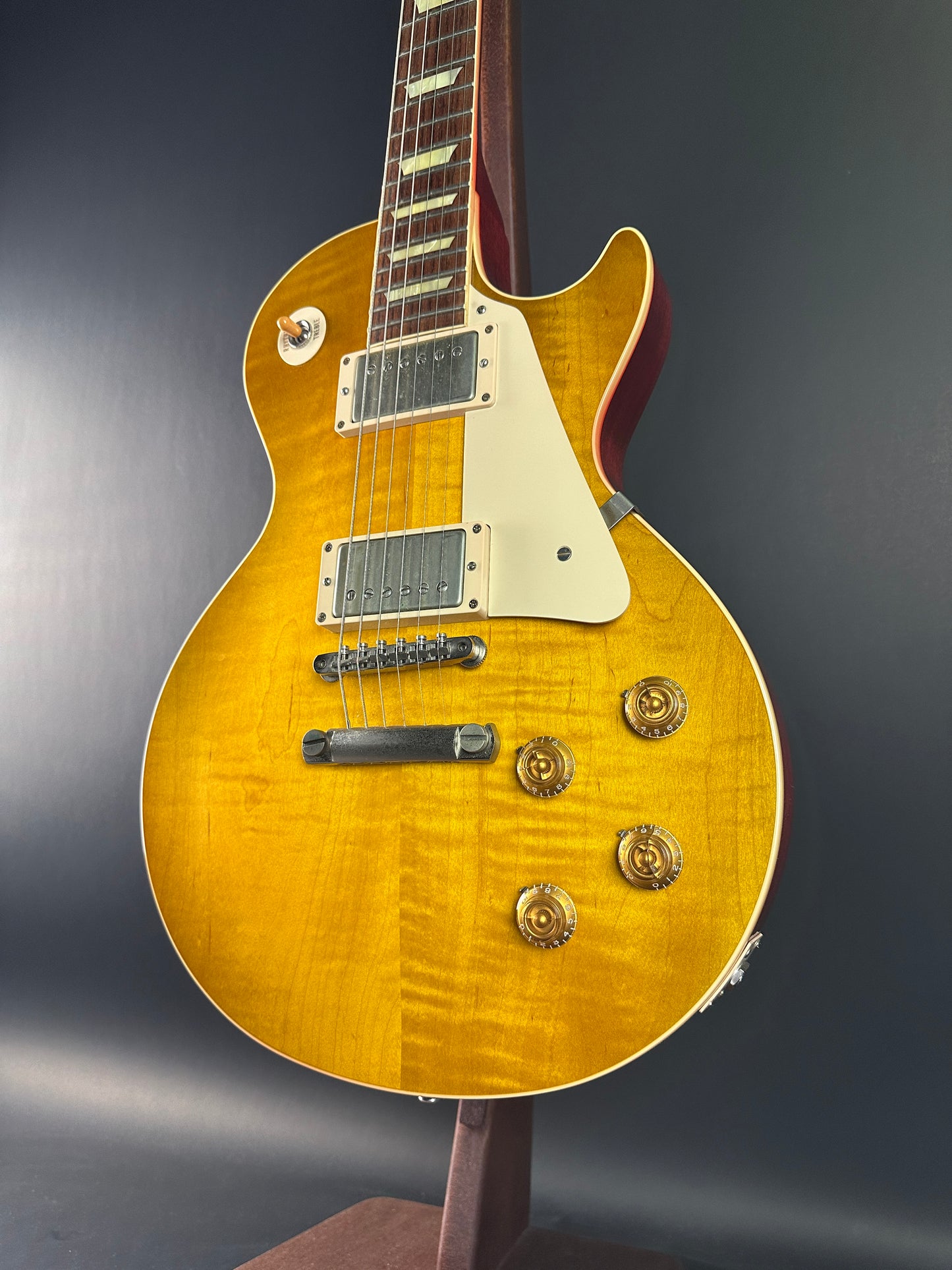 Front angle of Used Gibson Custom Shop '58 Les Paul R8 VOS Lemonburst.