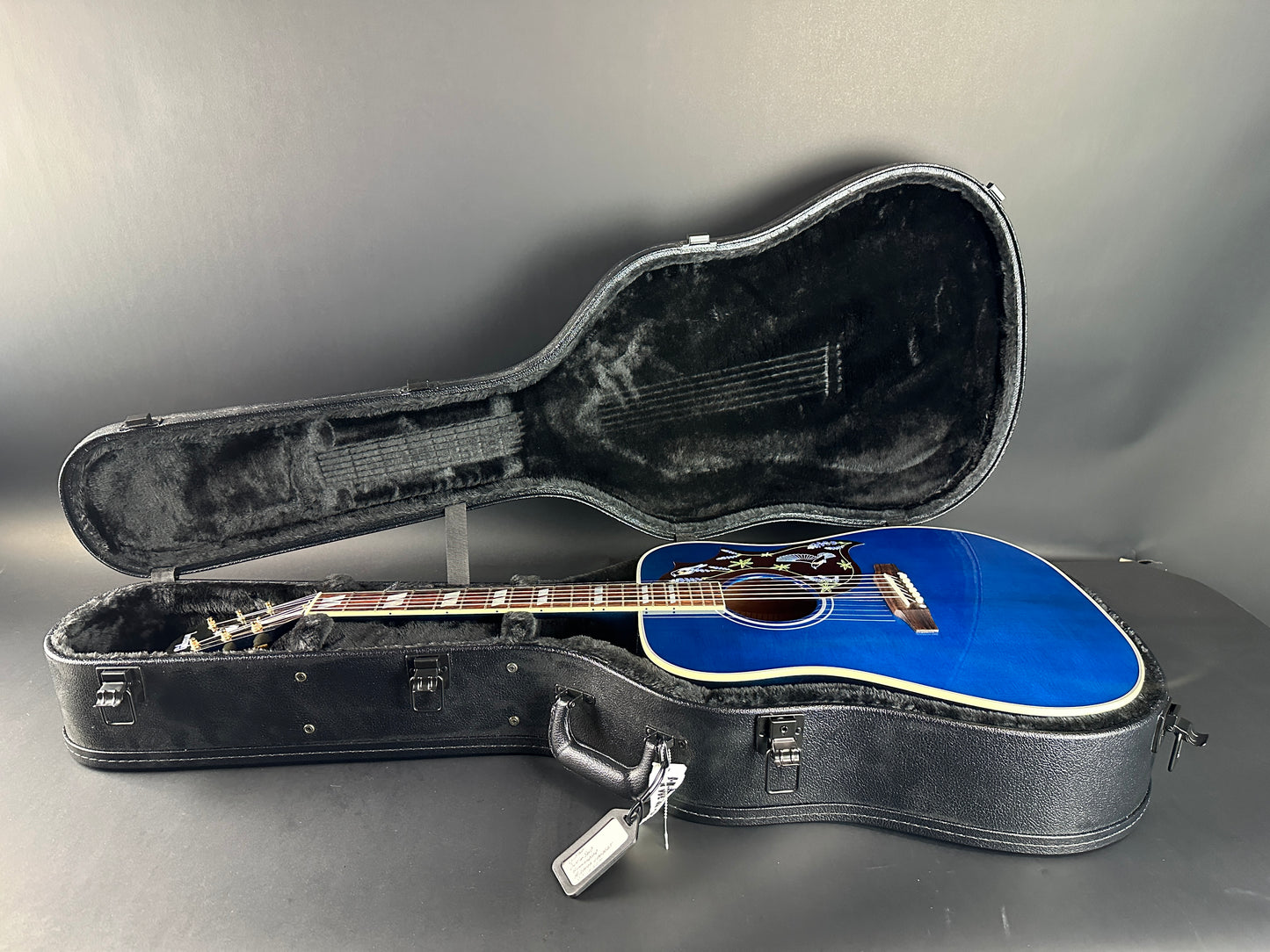 Used Gibson Bluebird Miranda Lambert Signature in case.