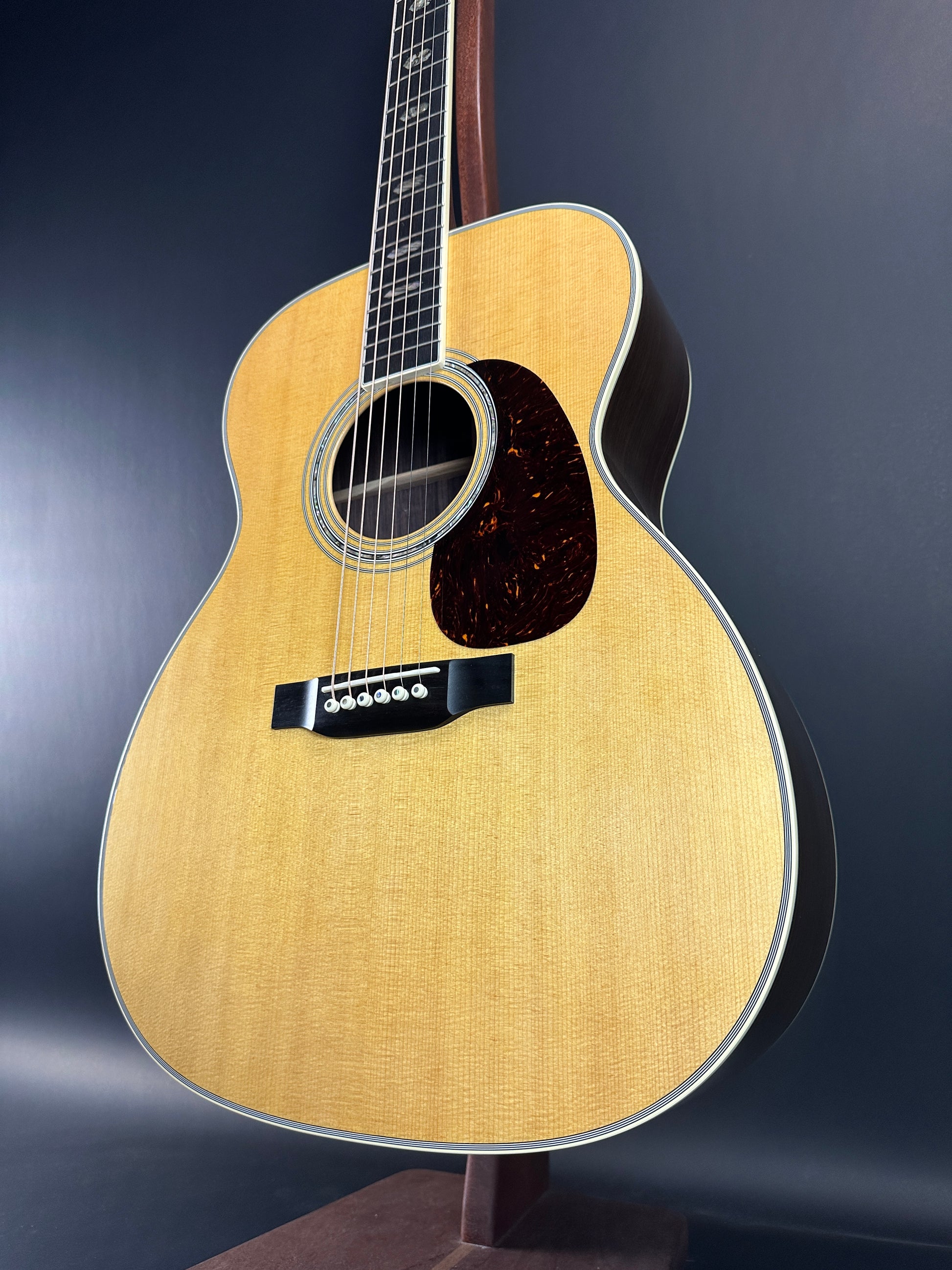 Front angle of Used Martin J-40 Natural.