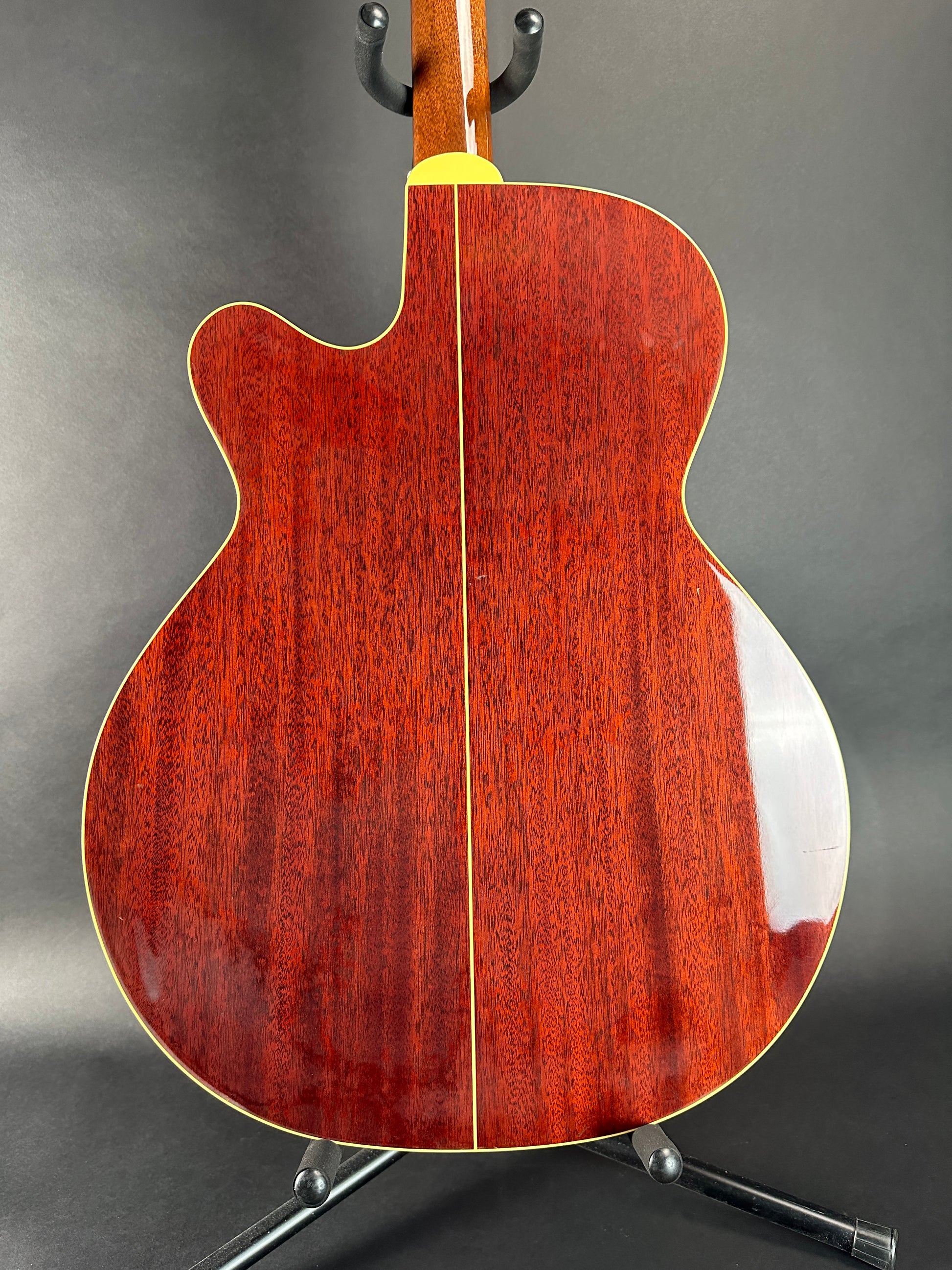 Back of body of Used Takamine Santa Fe ESF40C.