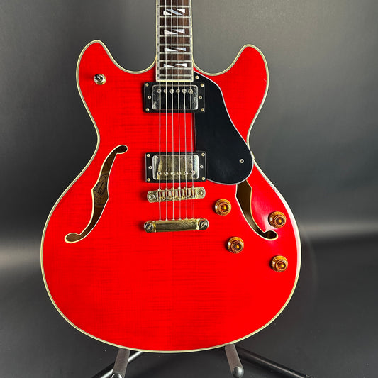 Front of Used Washburn HB35 Cherry.