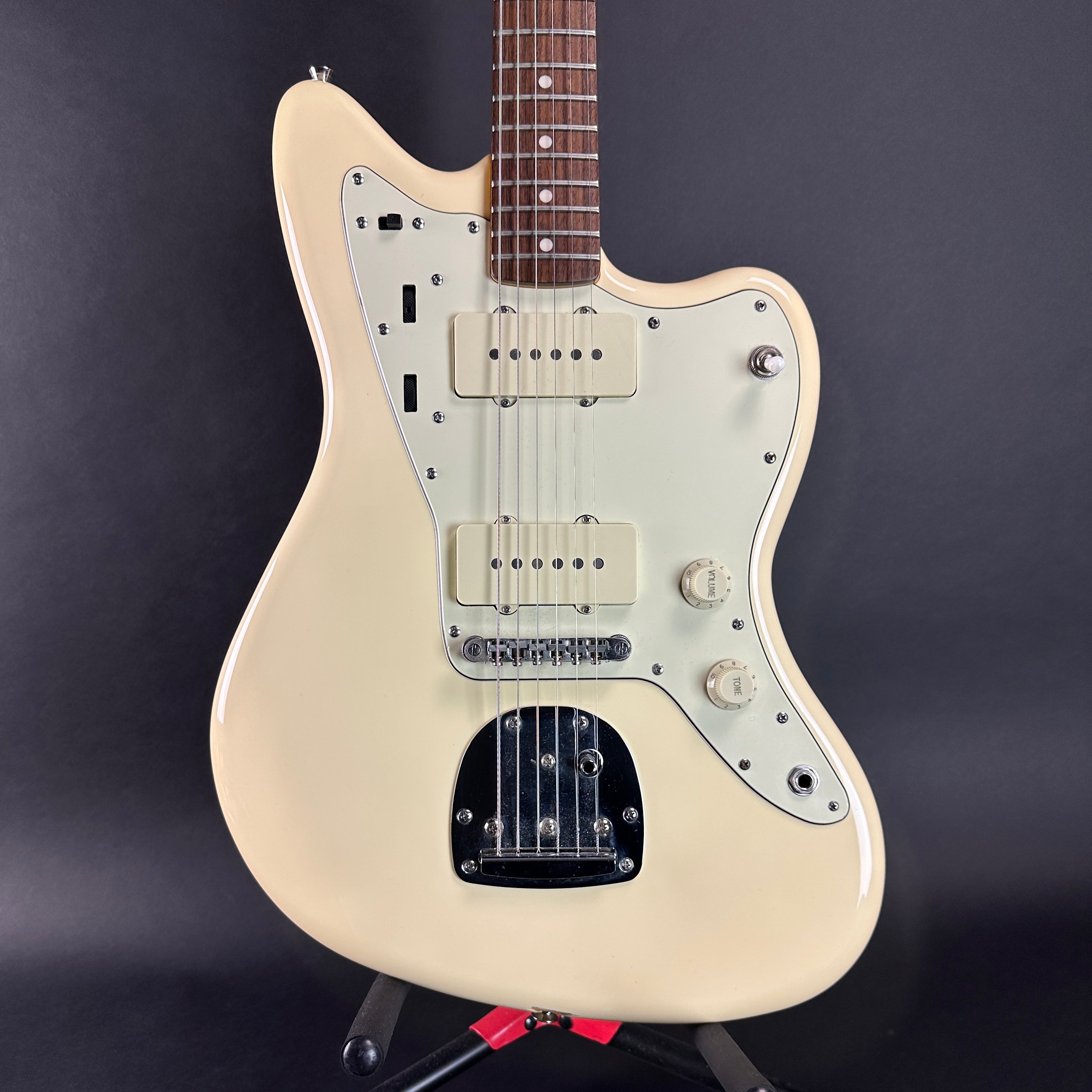 Used Squier J Mascis Jazzmaster Vintage White w/case TSU17725 – Tone Shop  Guitars