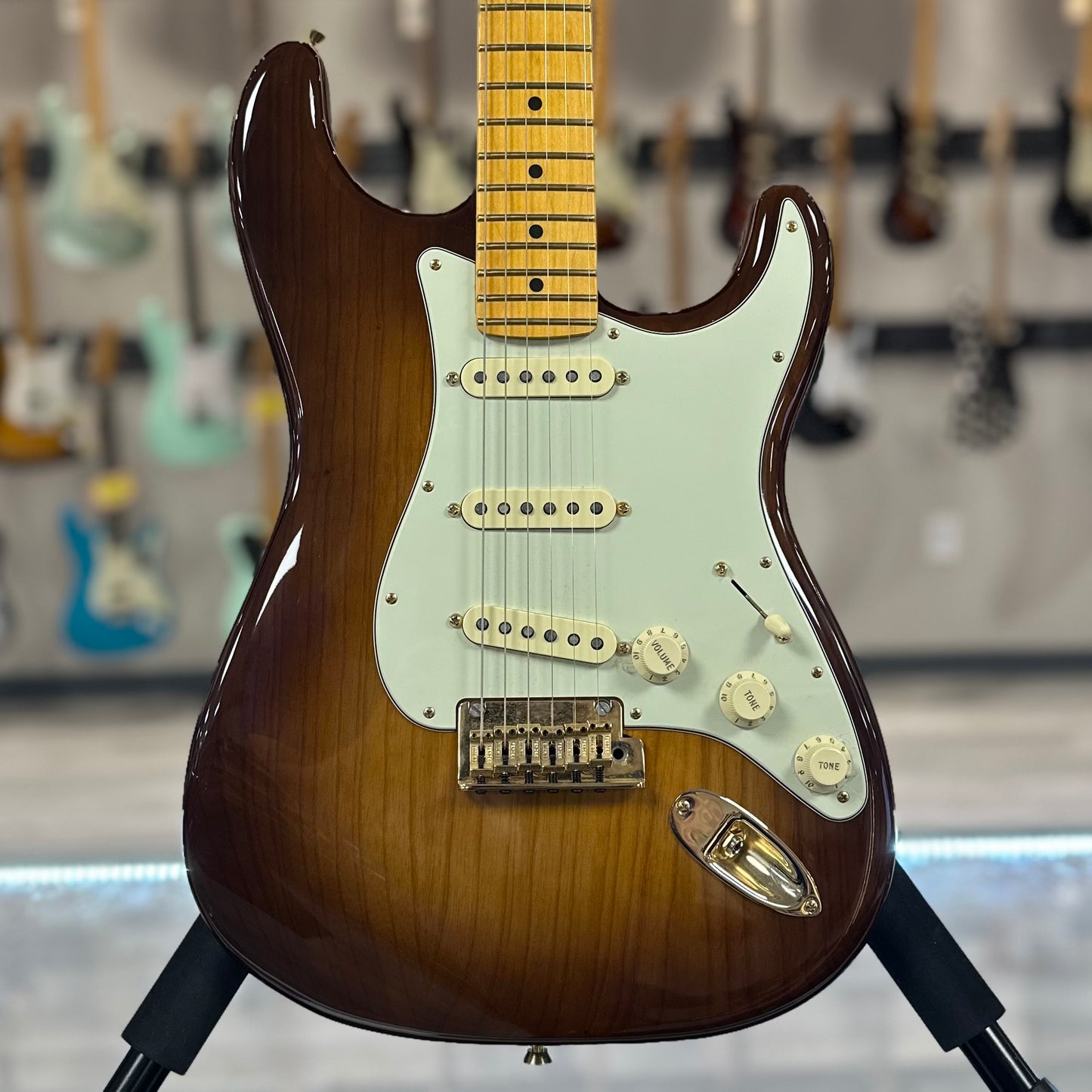 Used Fender 75th Anniversary Stratocaster Bourbon Burst w/case TSS4070