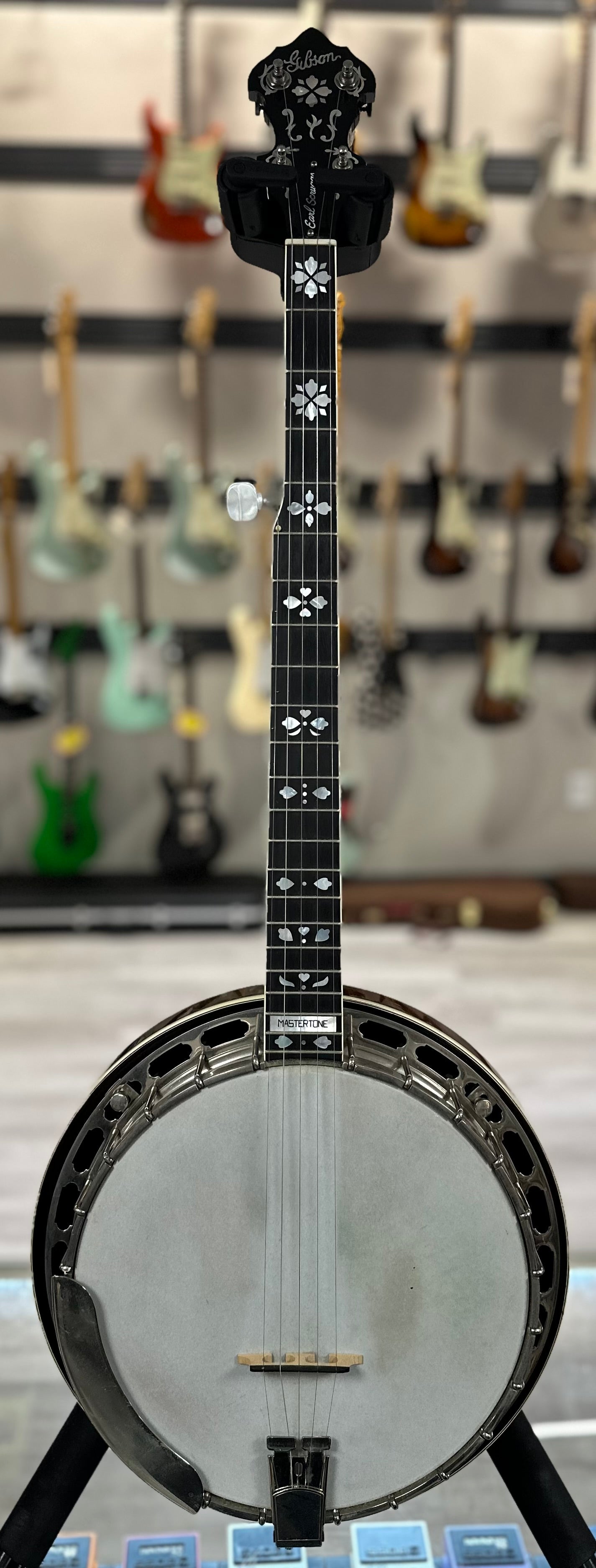 Full front of Gibson RB250 Earl Scruggs Mastertone Banjo w/case TSS4190