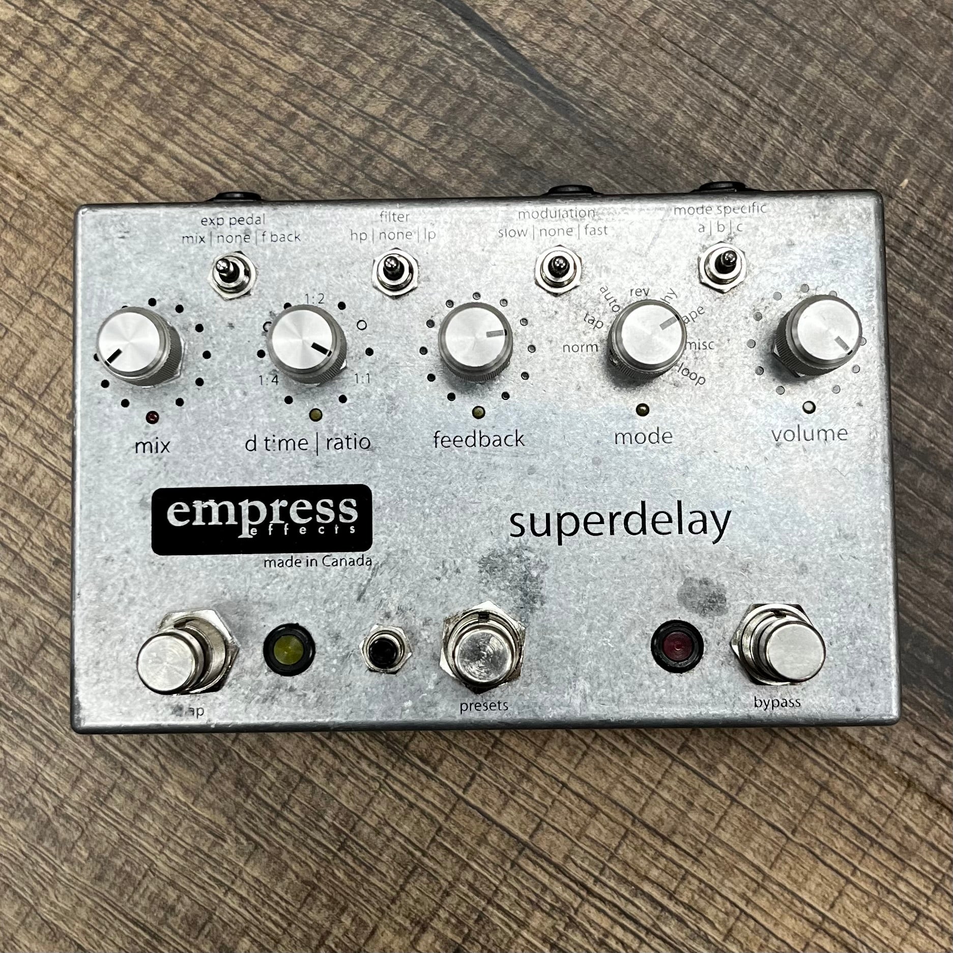 Top of Used Empress SuperDelay LTD ED  Bare Grey w/power supply TFW512