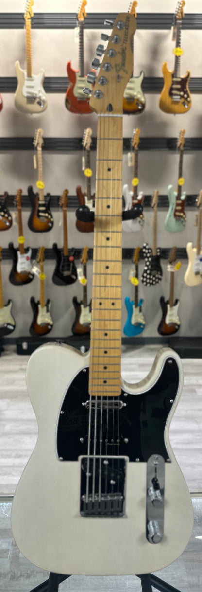 Full front of Used Fender Deluxe Nashville Telecaster Olympic White w/ 51 Nocaster Bridge Pickup TSS4525