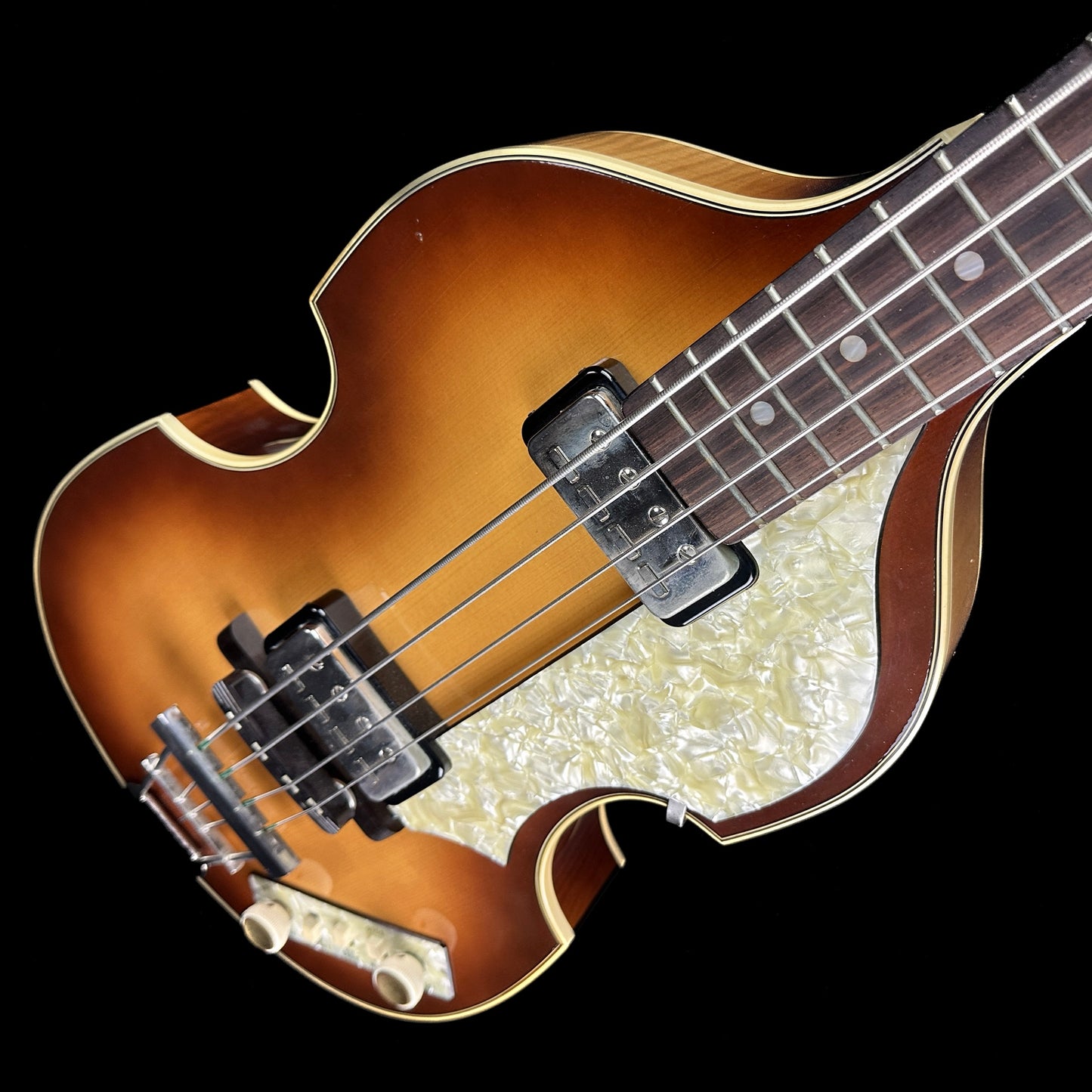 Front angle of Used Hofner 500/ Vintage 62.