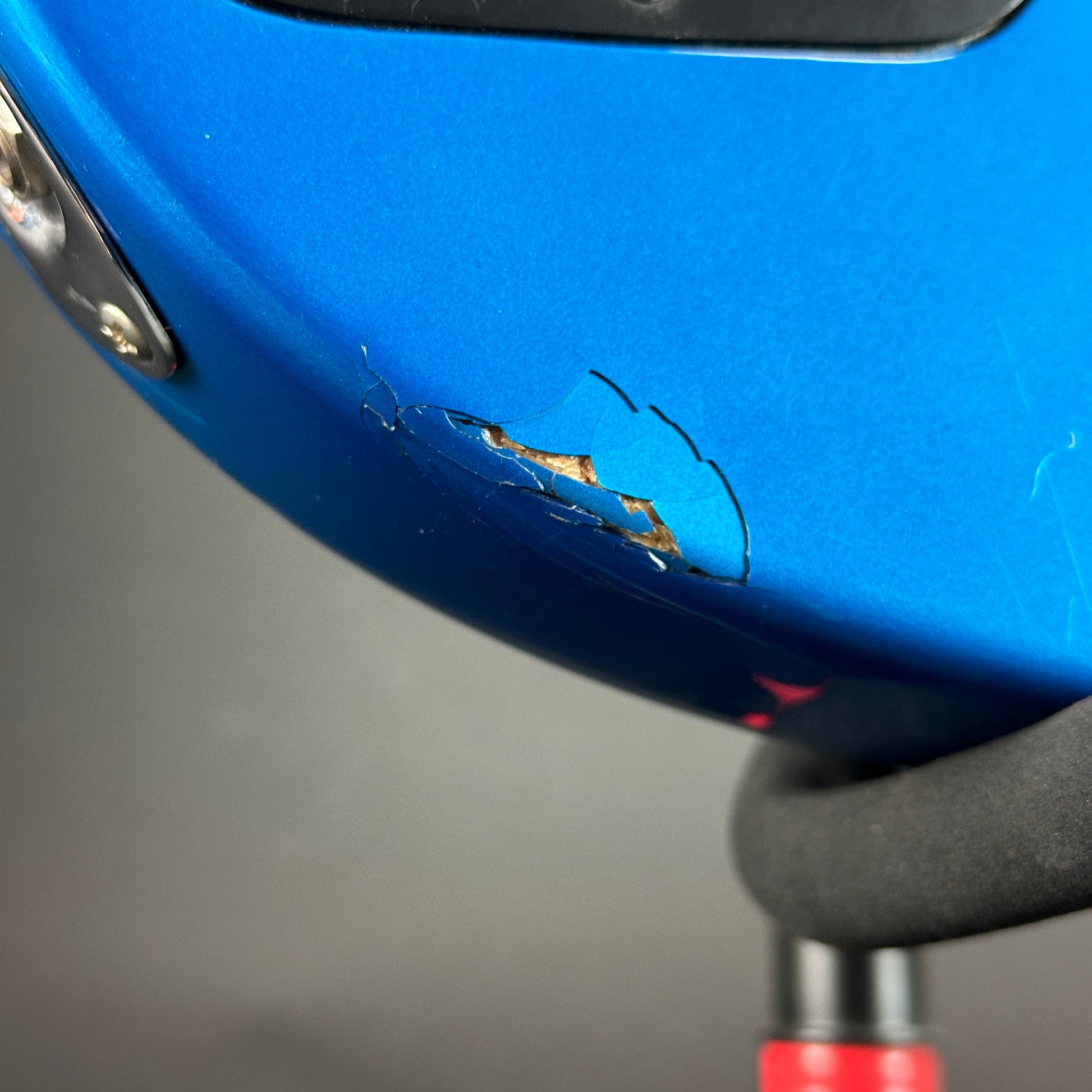 Large dent on Used Fender Tornado GT HH Blue.