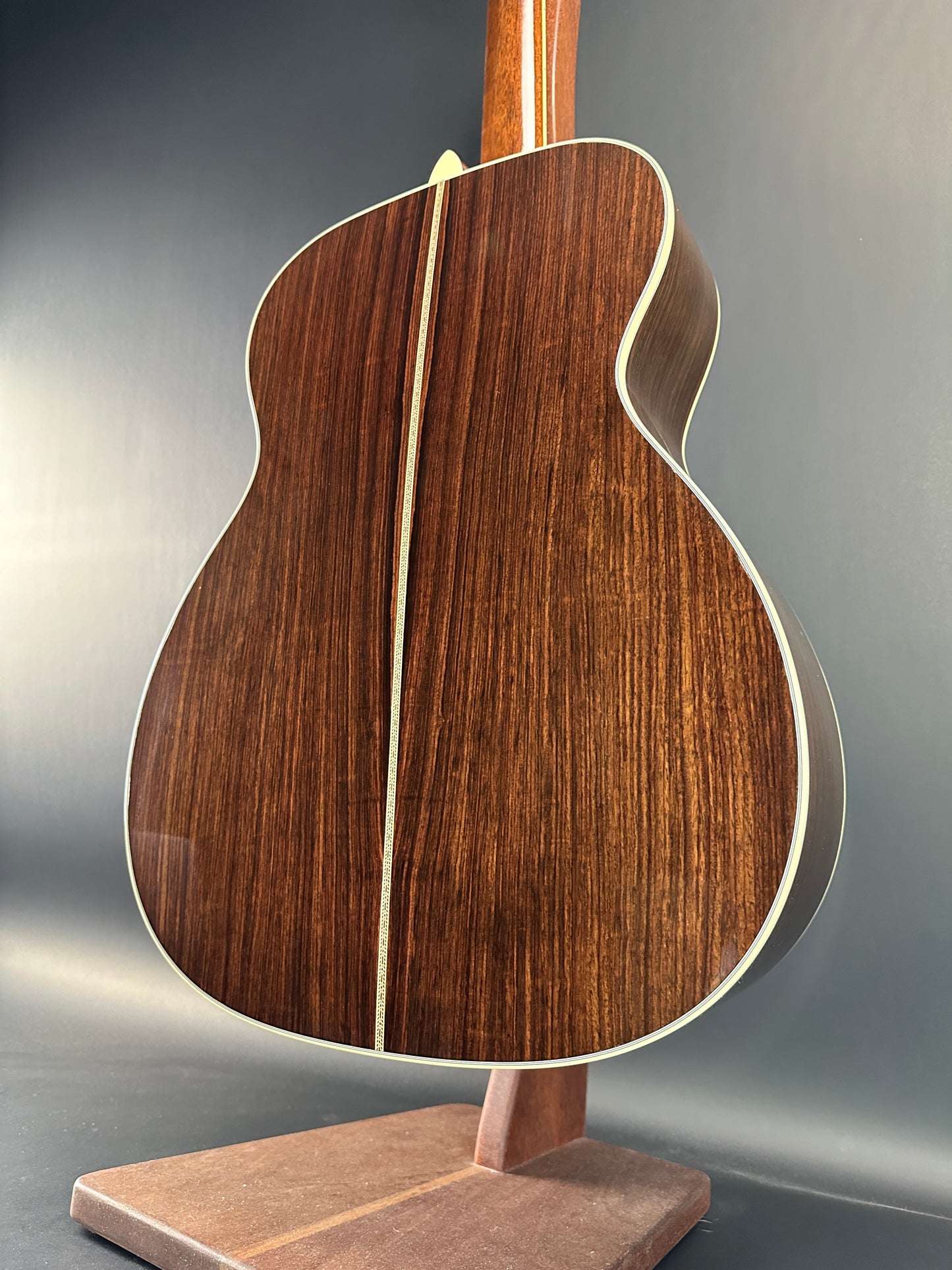 Back angle of Used Martin J-40 Natural.