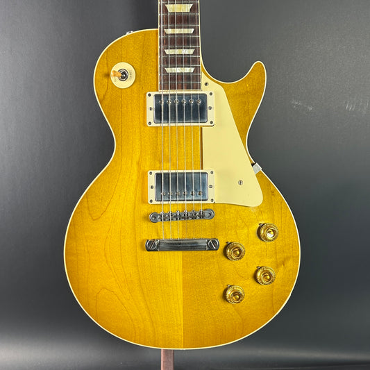 Front of Used Gibson Custom Shop 1958 Les Paul Standard VOS Lemon Burst.