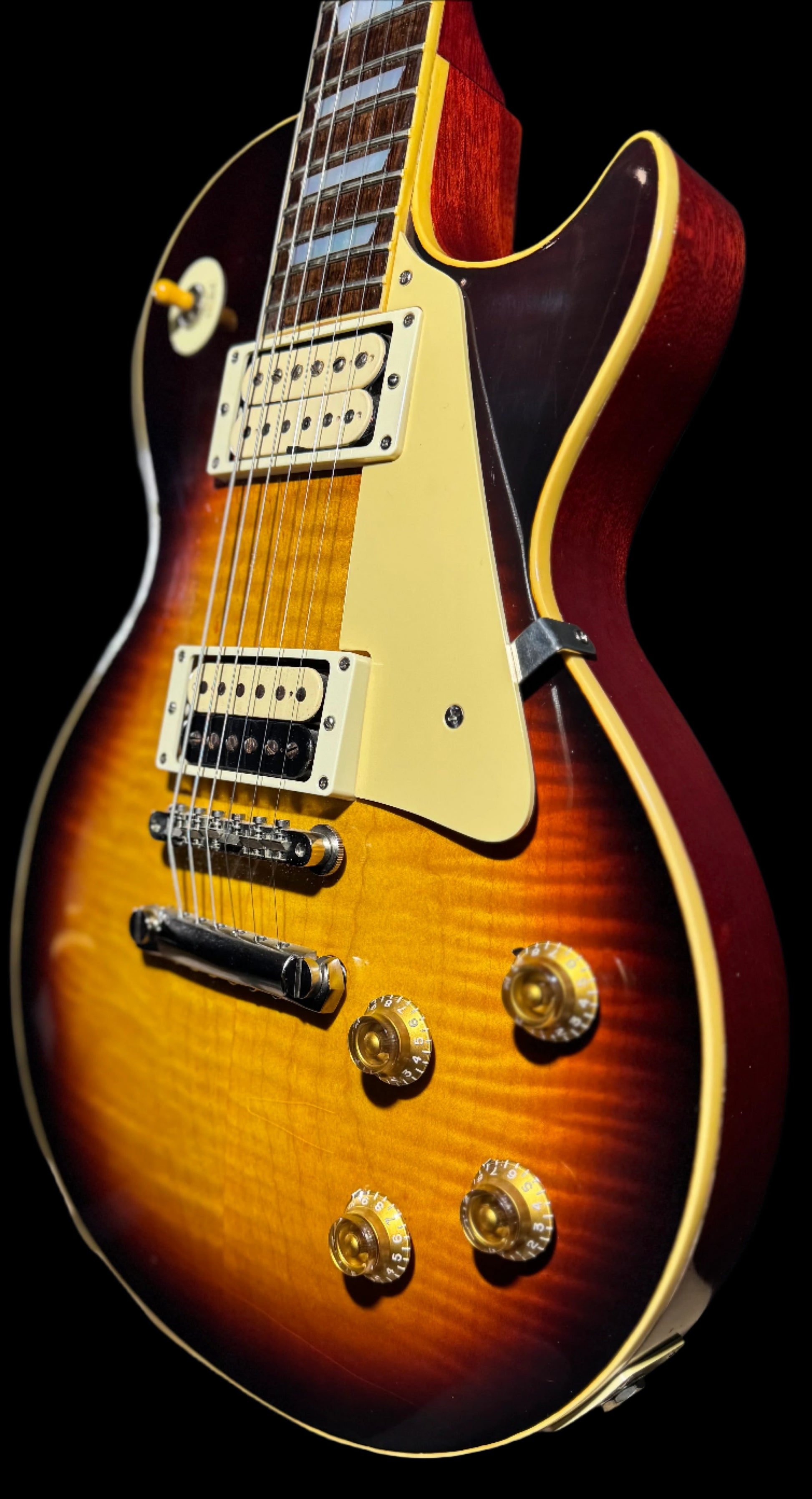 Side of Used Max Guitars By Max Baranet 1959 Replica LP Sunburst w/ Brazillian Board w/case TSS4914