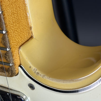 Wear on cutaway of Vintage 1968 Fender Telecaster Vintage White.