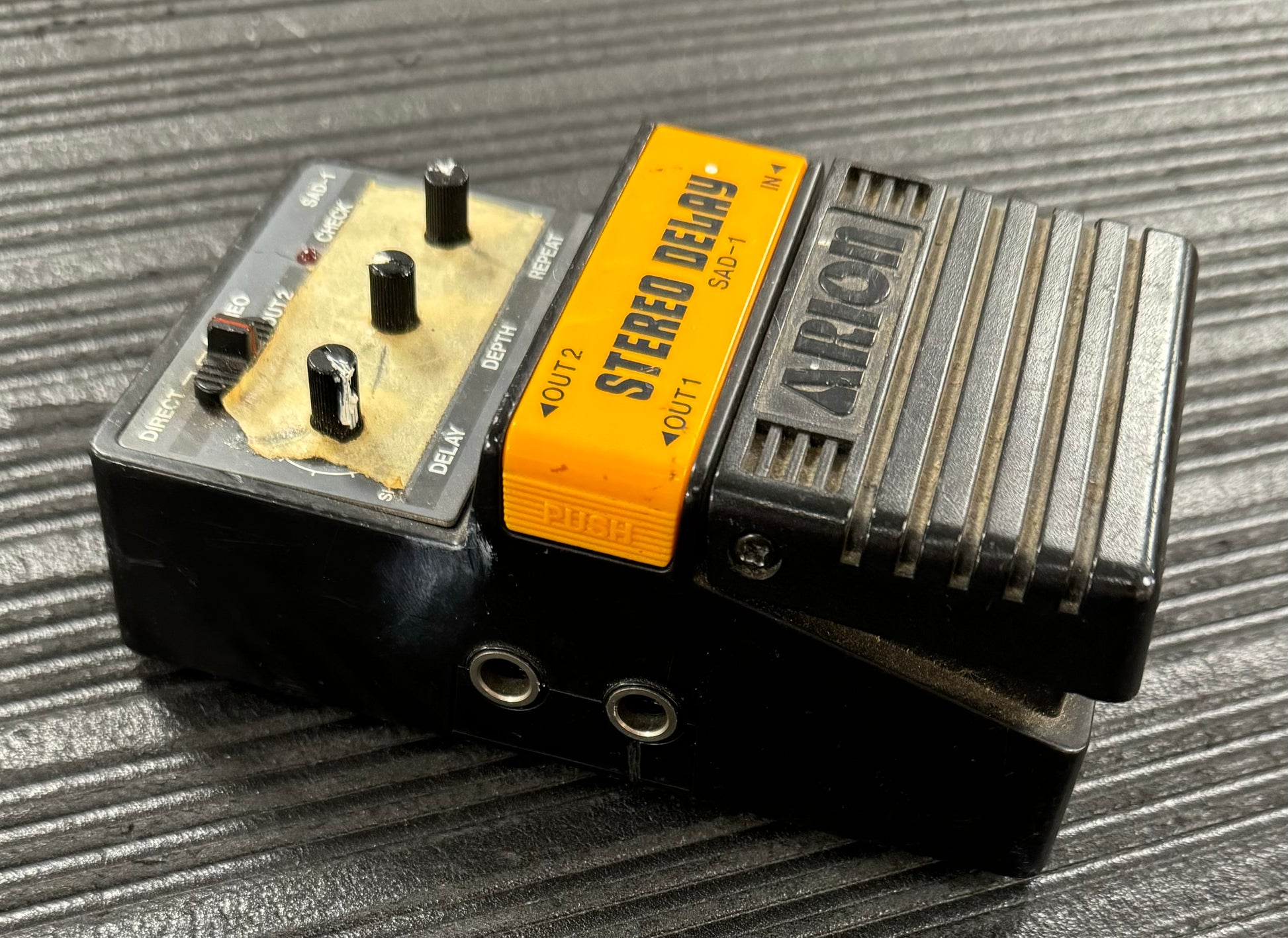 Side of Used Arion MIJ SAD-1 Stereo Delay 